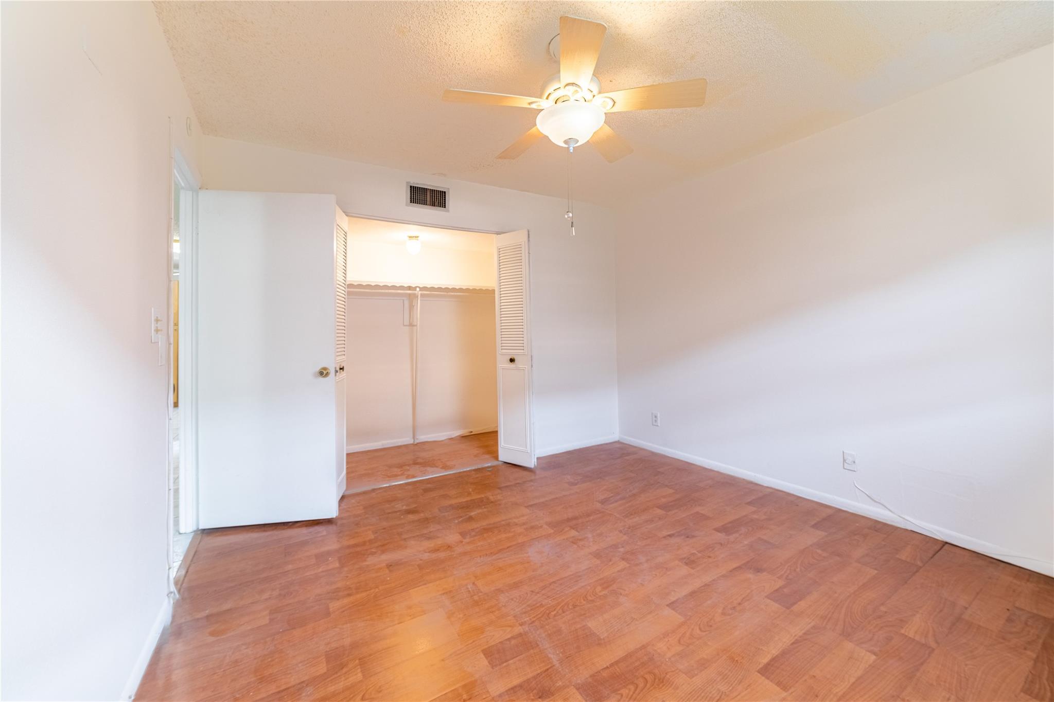 4211 NW 41st St 201