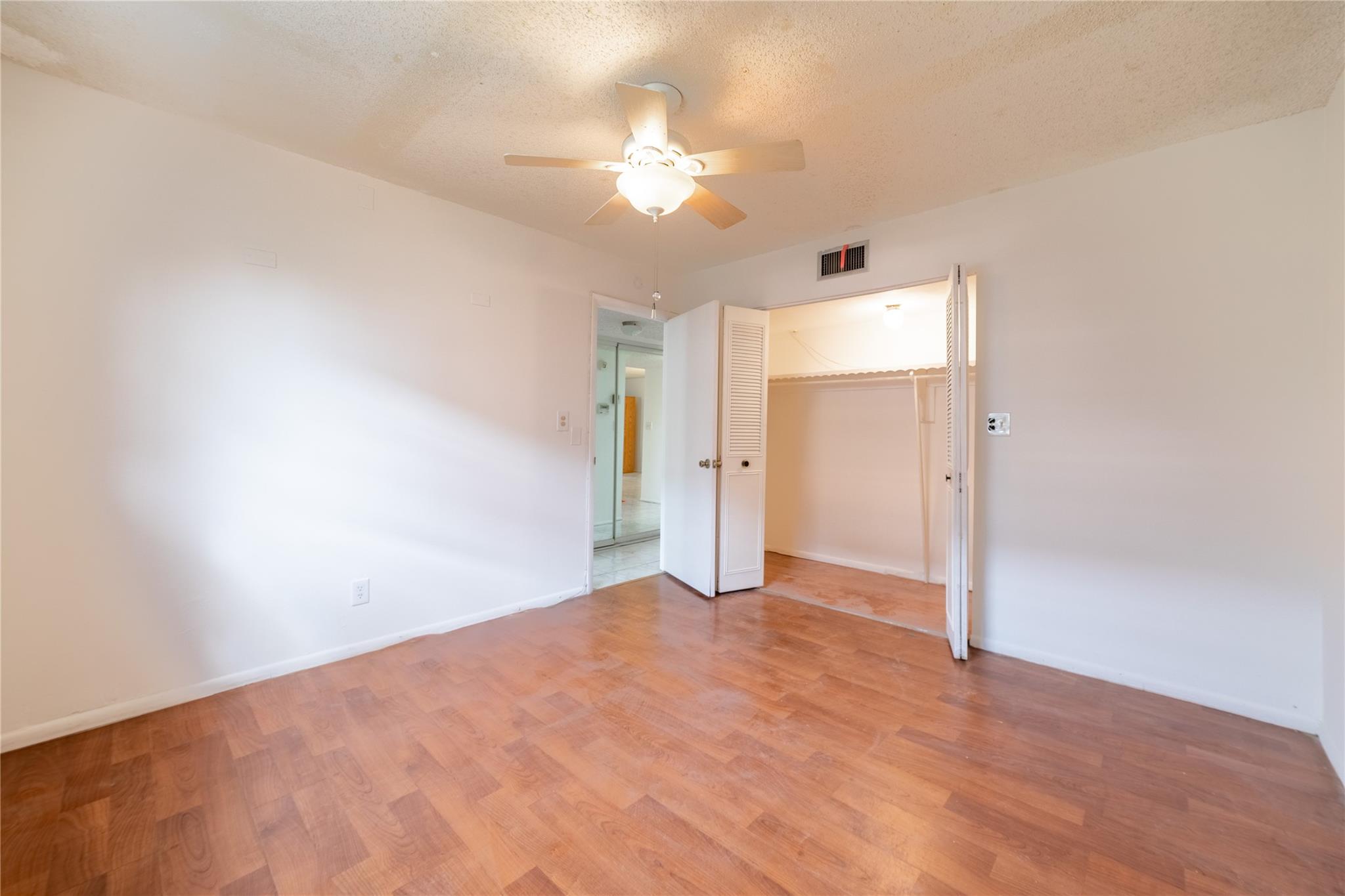 4211 NW 41st St 201