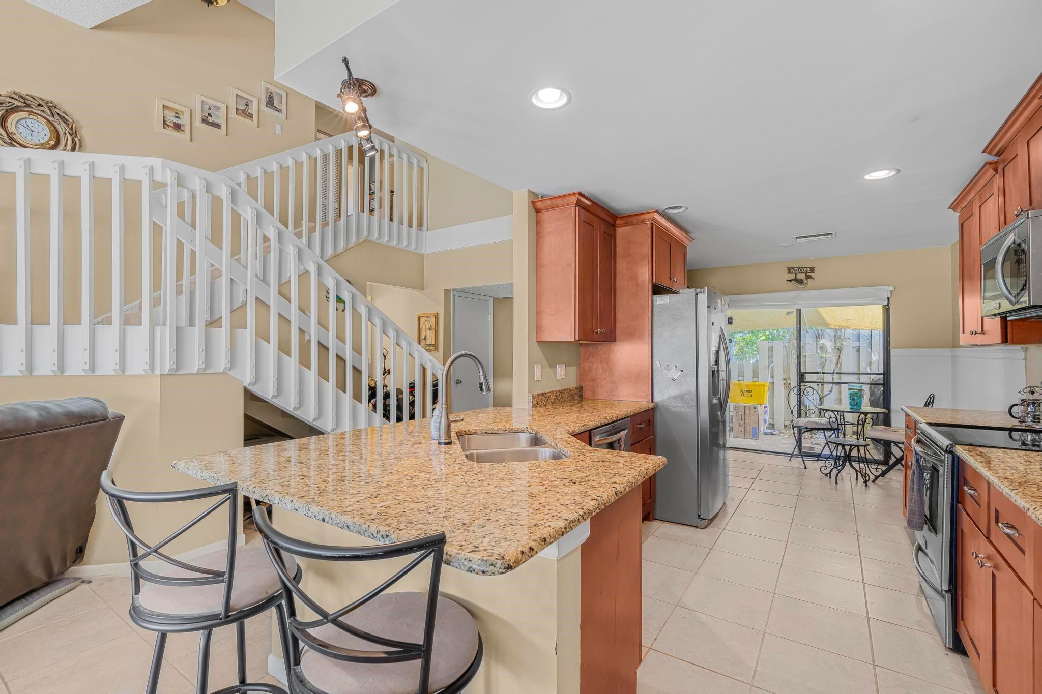 1075 NW 19th Ter