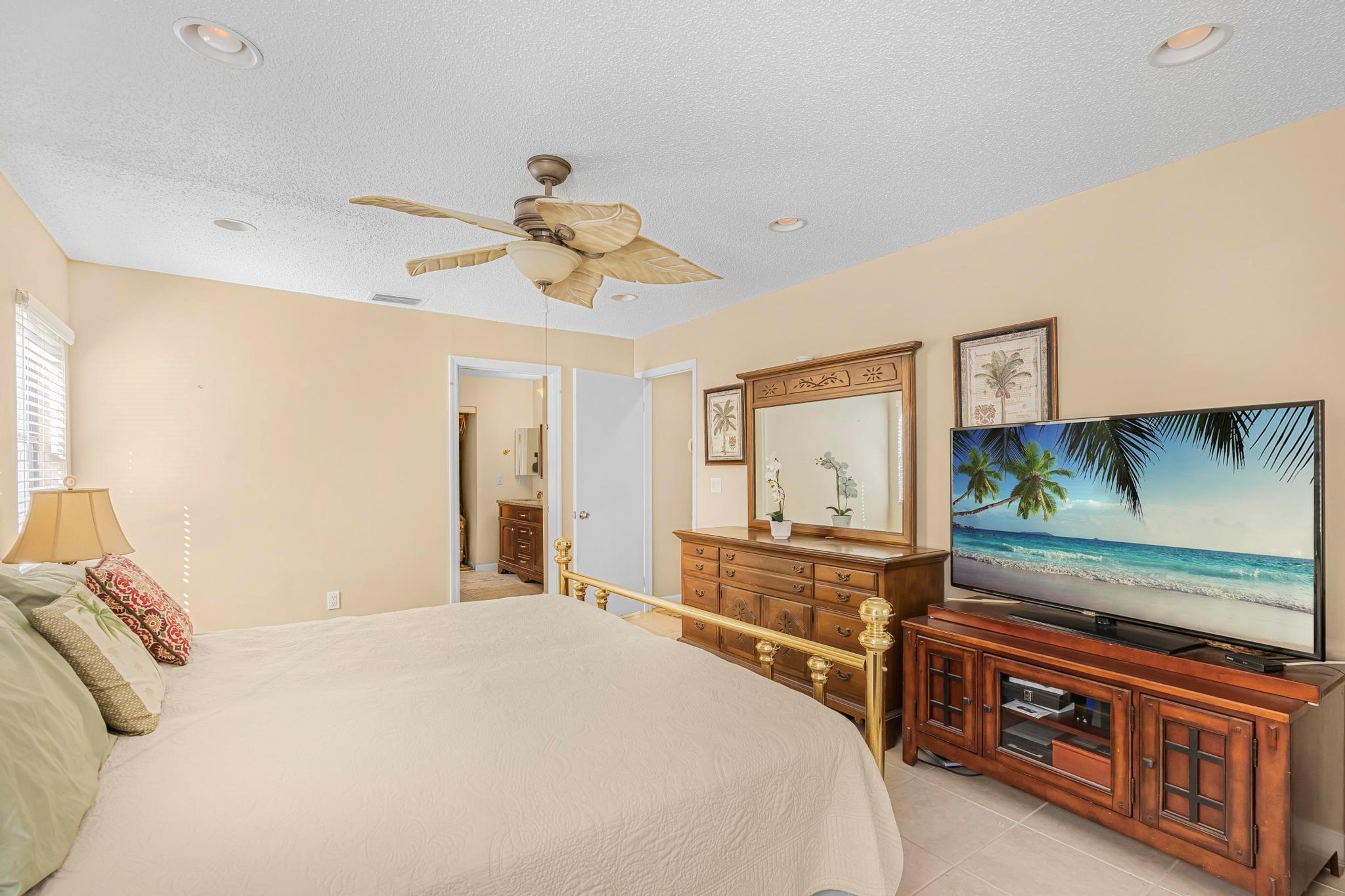 1075 NW 19th Ter