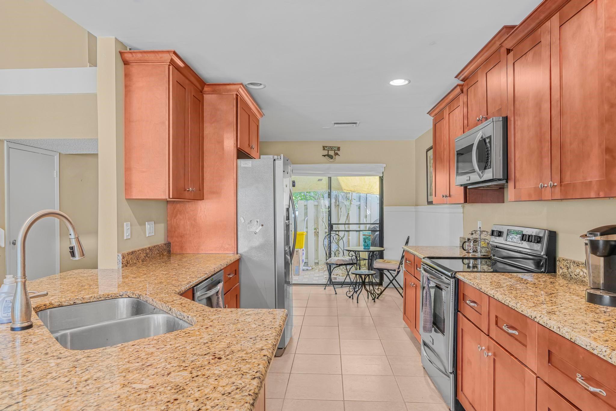 1075 NW 19th Ter