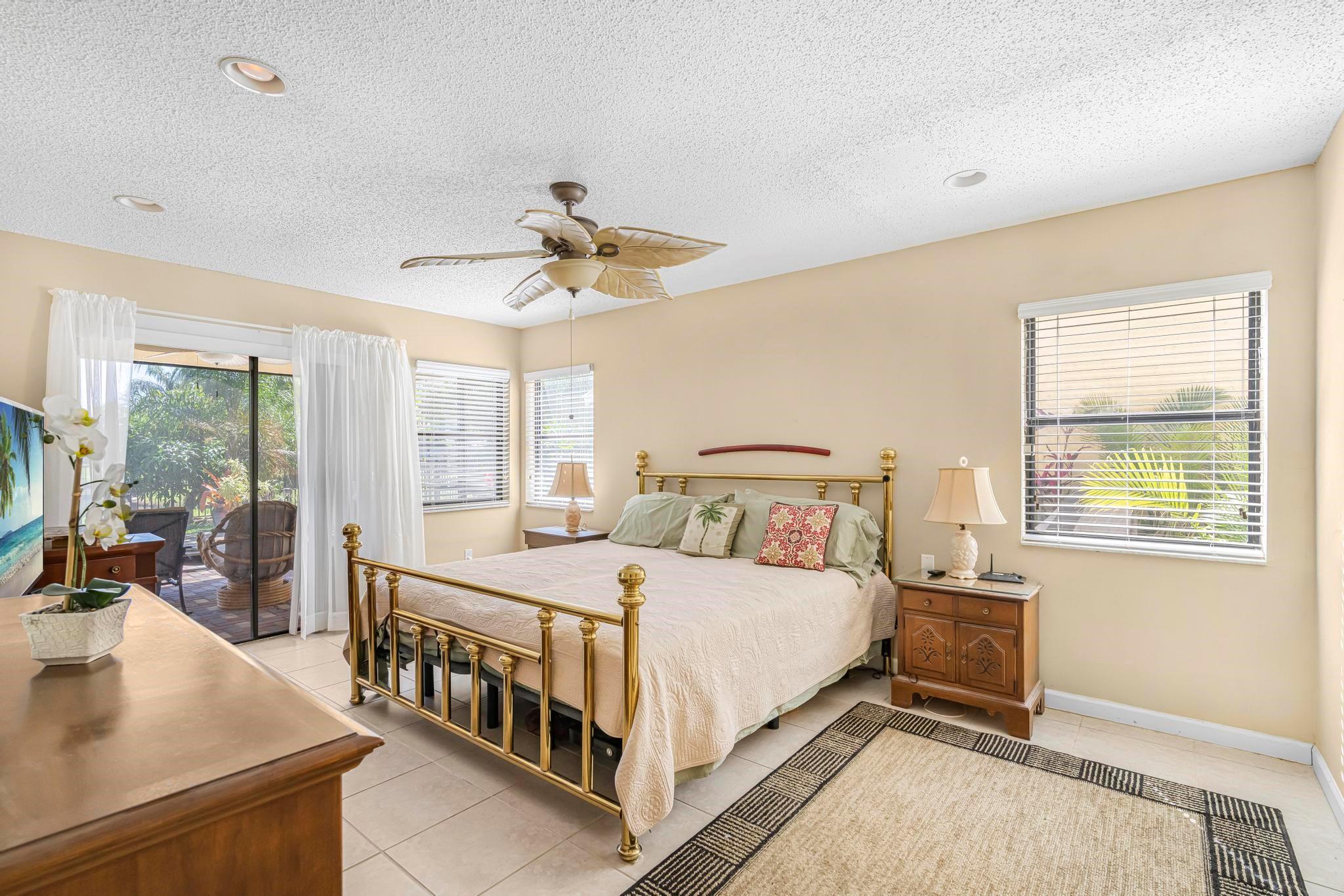 1075 NW 19th Ter