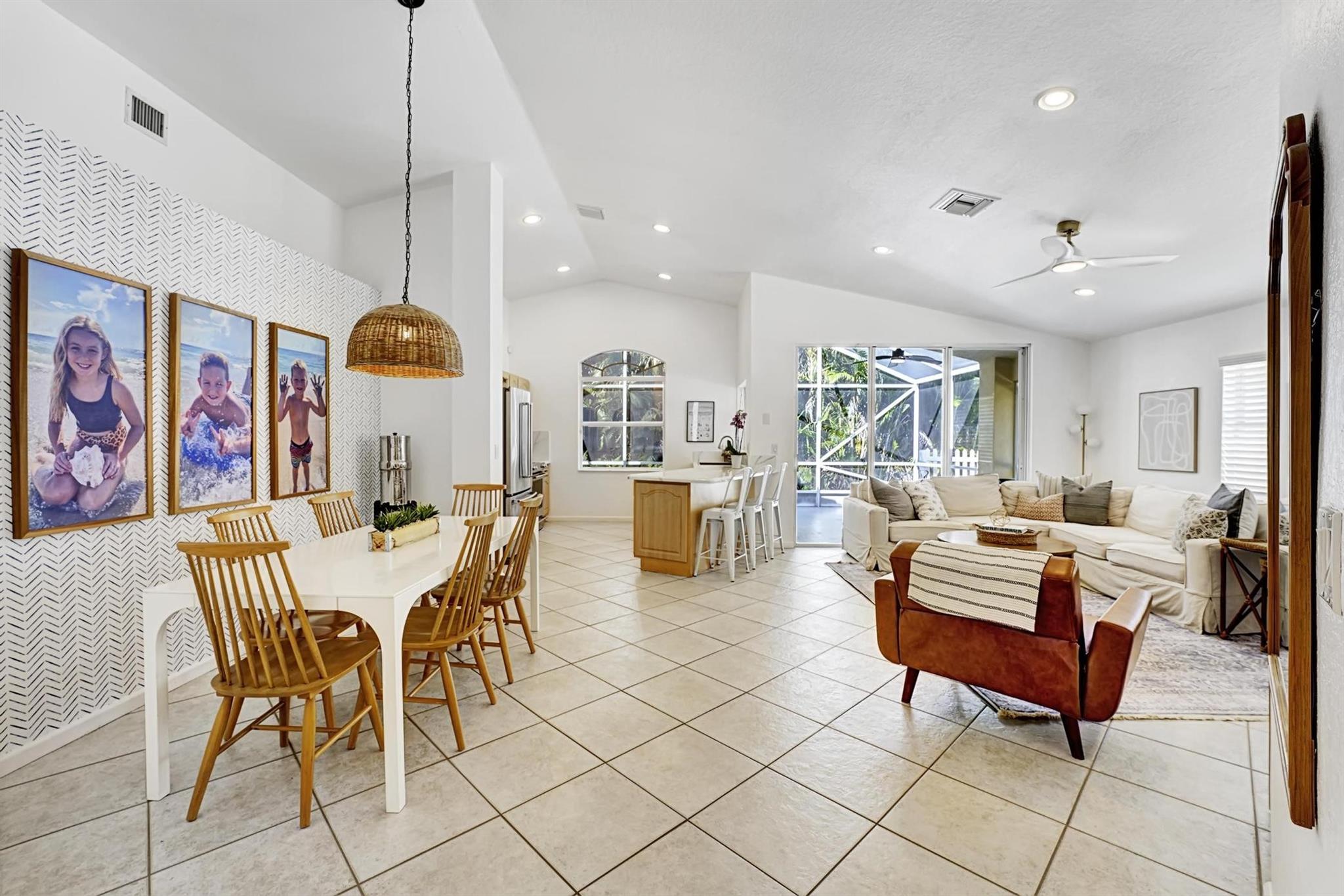 5445 Grande Palm Cir
