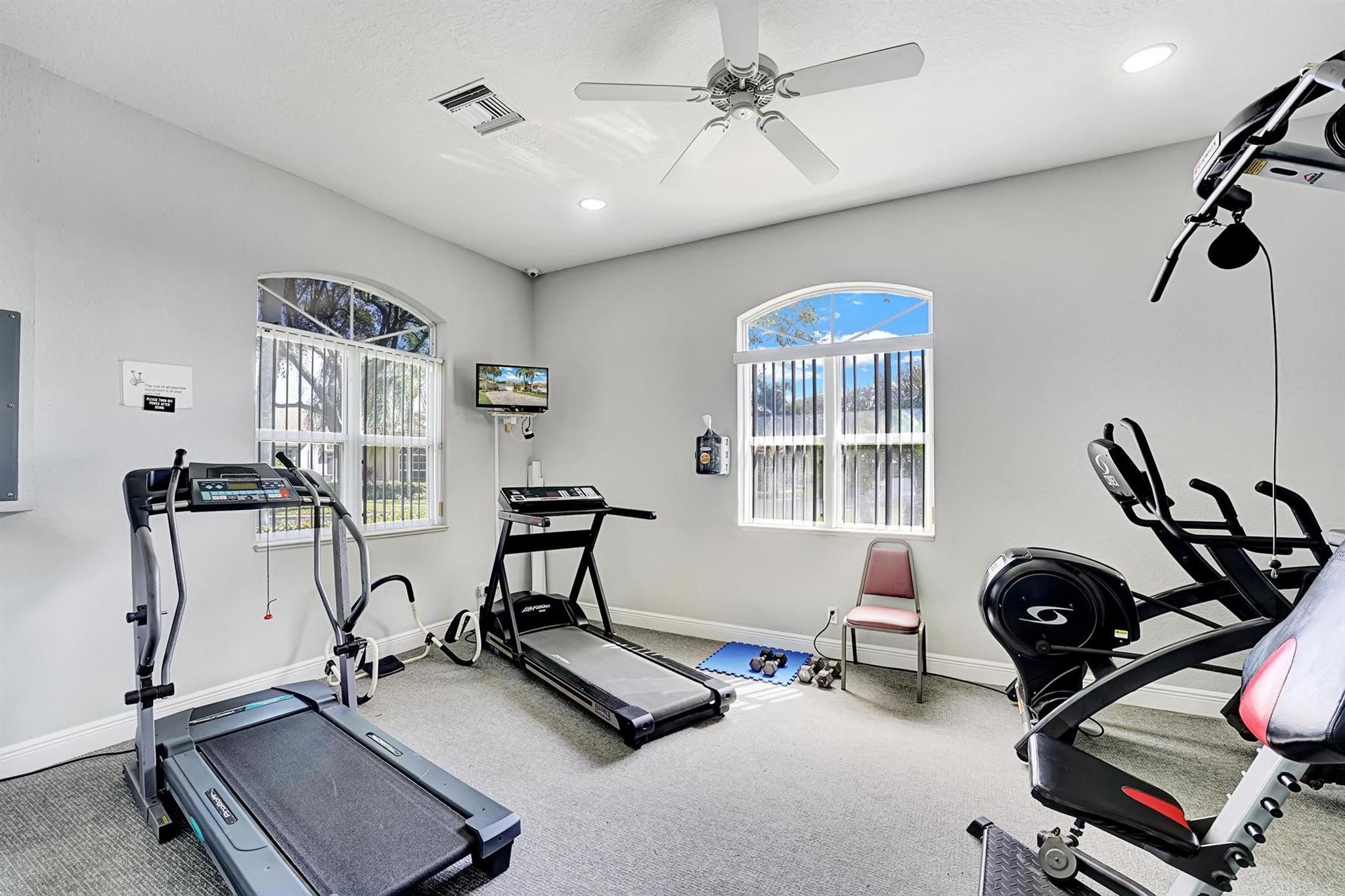 5445 Grande Palm Cir
