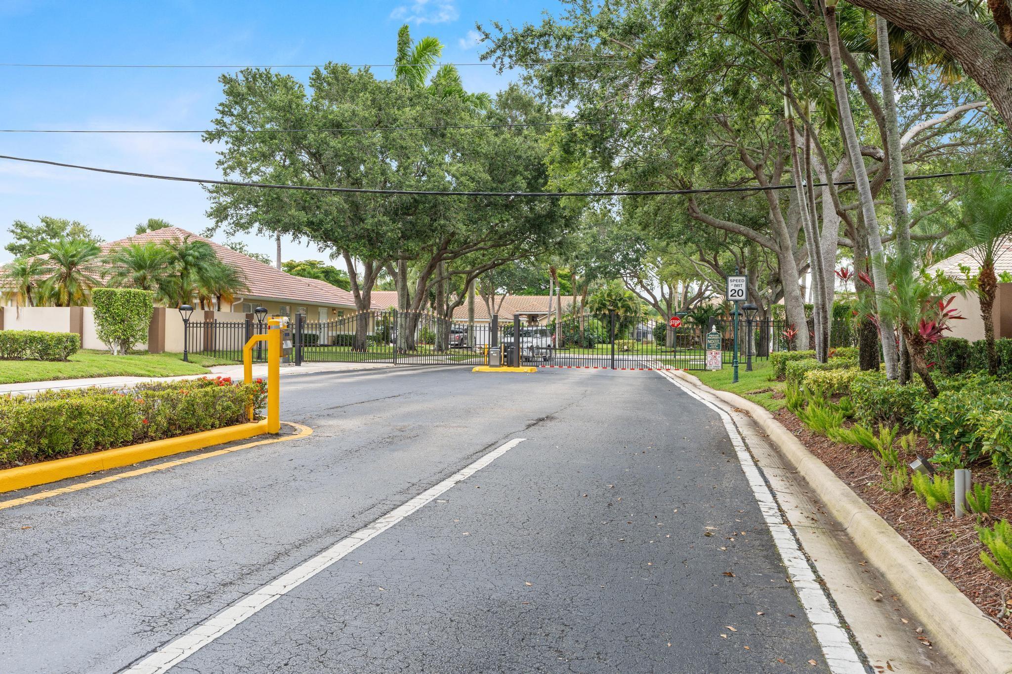 5445 Grande Palm Cir