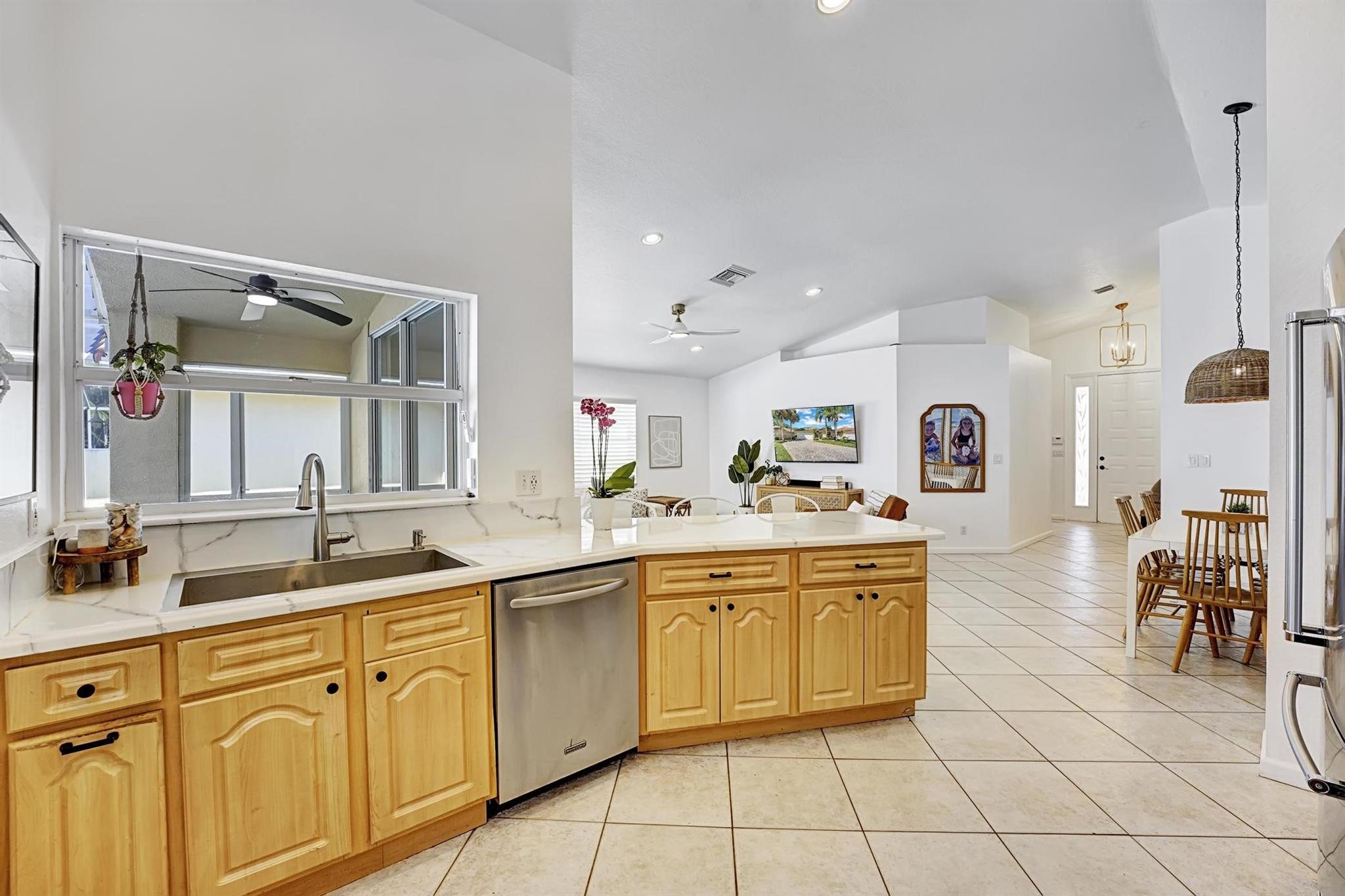 5445 Grande Palm Cir