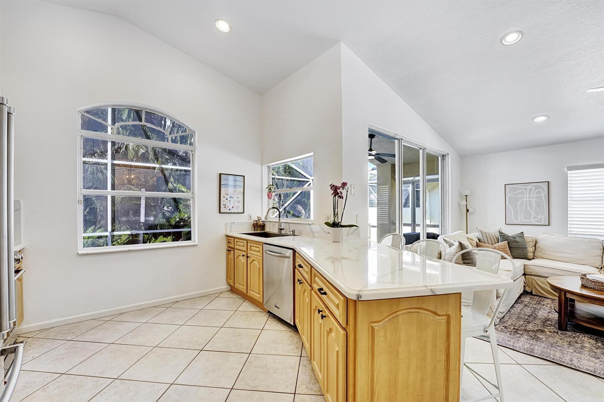 5445 Grande Palm Cir