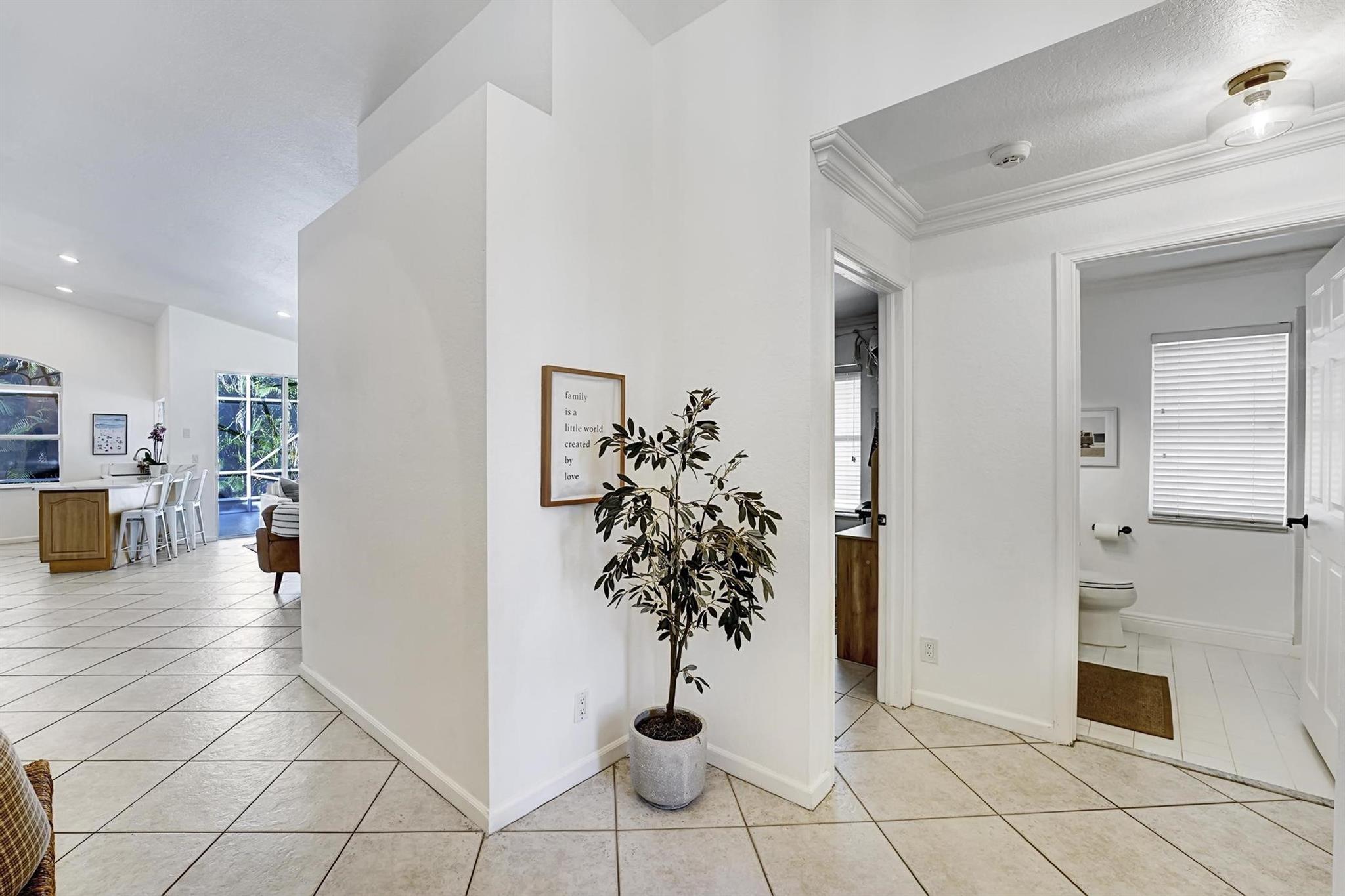 5445 Grande Palm Cir