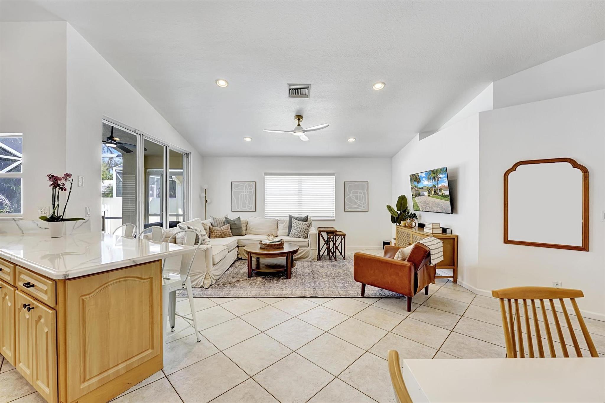 5445 Grande Palm Cir