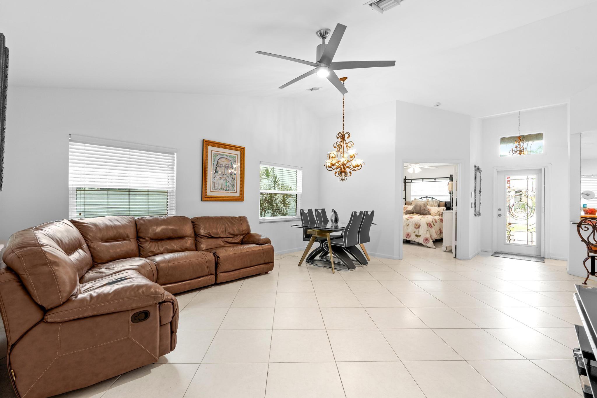 5403 Grande Palm Cir