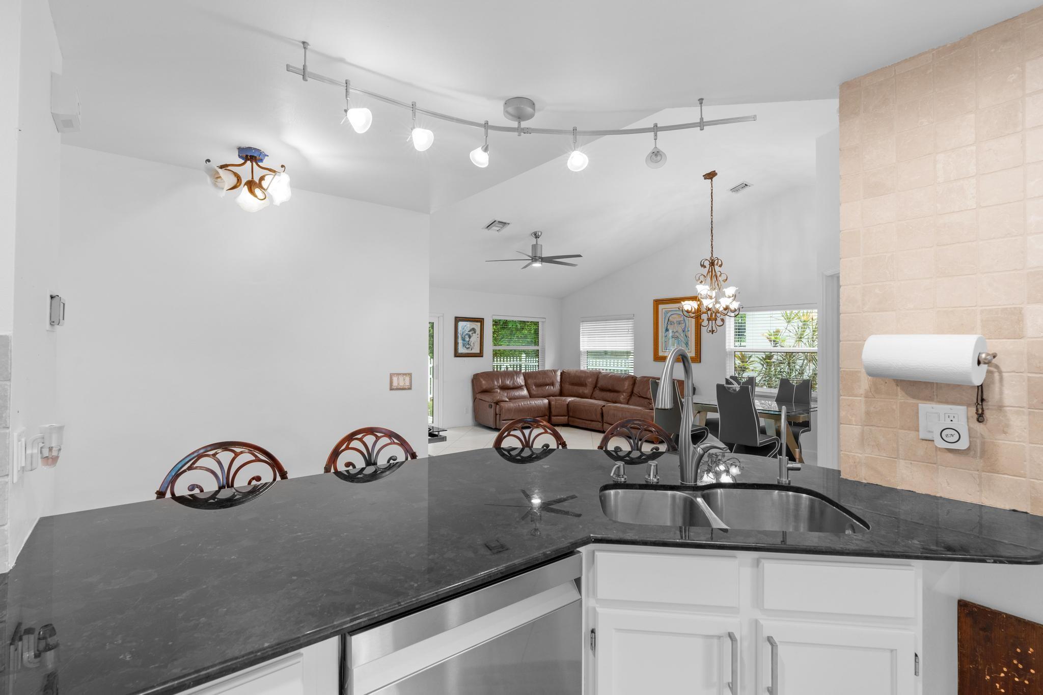 5403 Grande Palm Cir