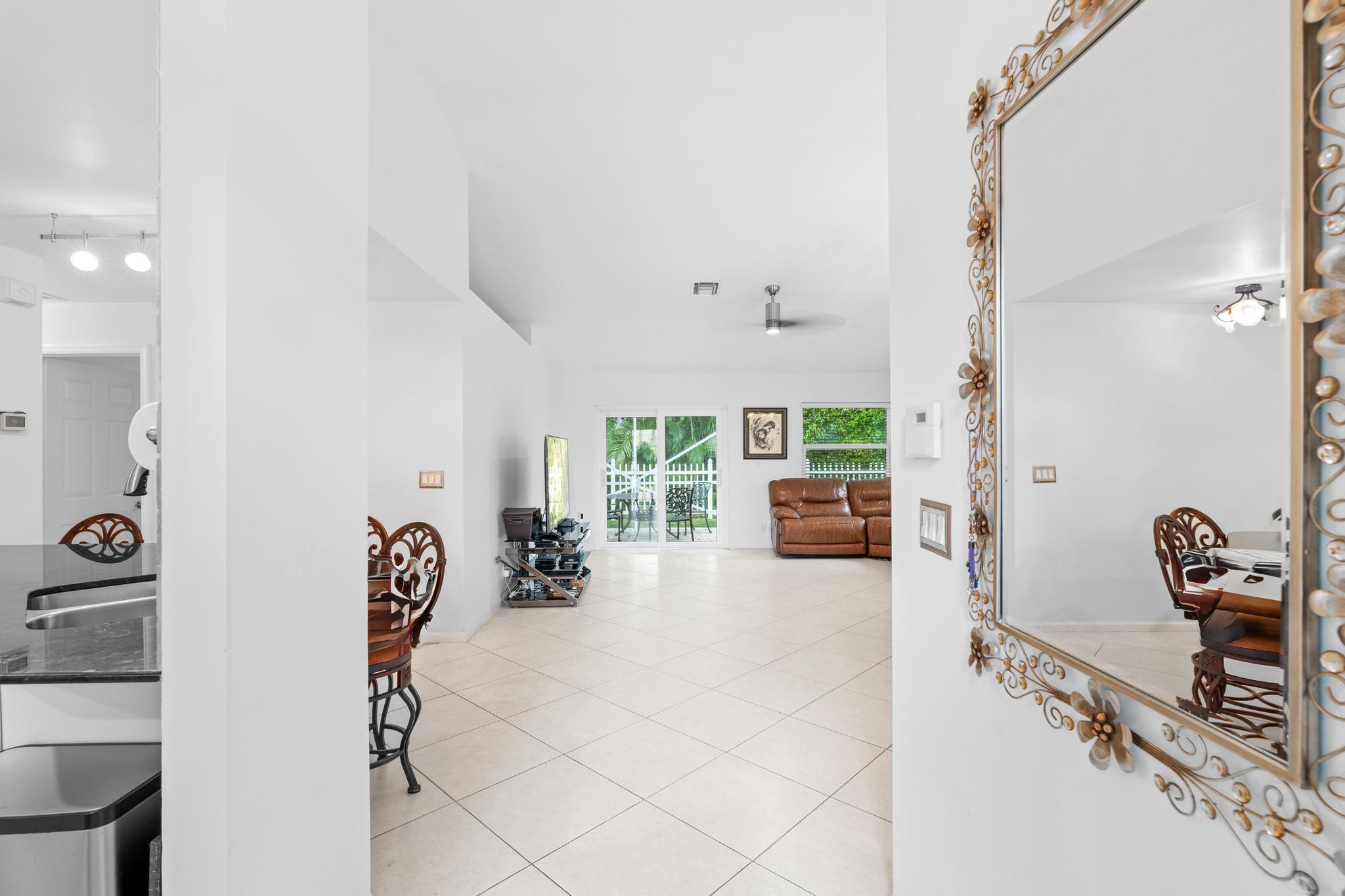 5403 Grande Palm Cir