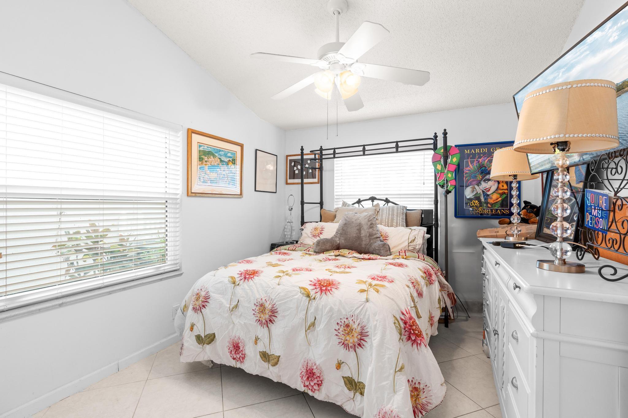5403 Grande Palm Cir
