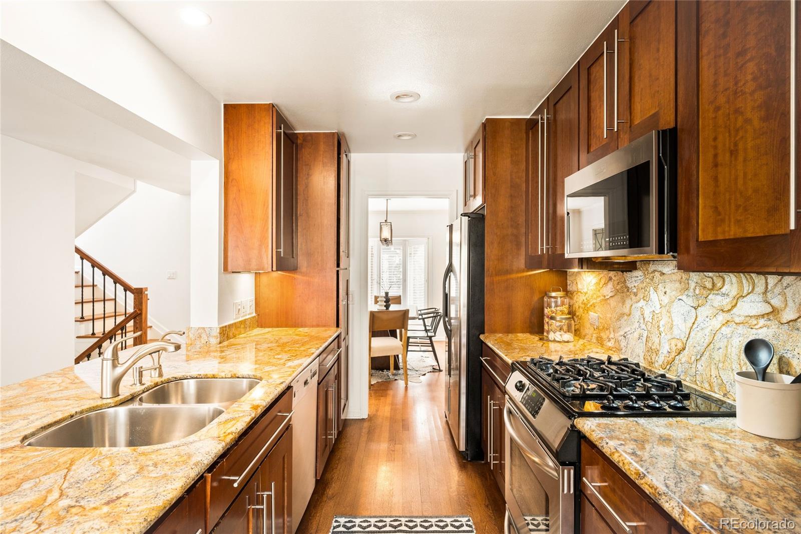 999 N Emerson Street Unit: 11