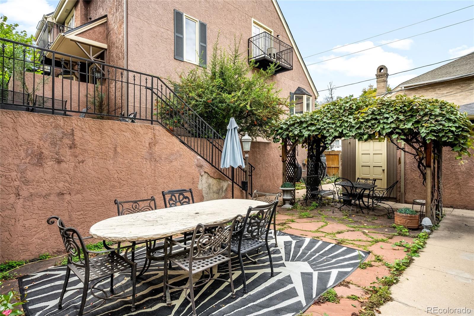 999 N Emerson Street Unit: 11