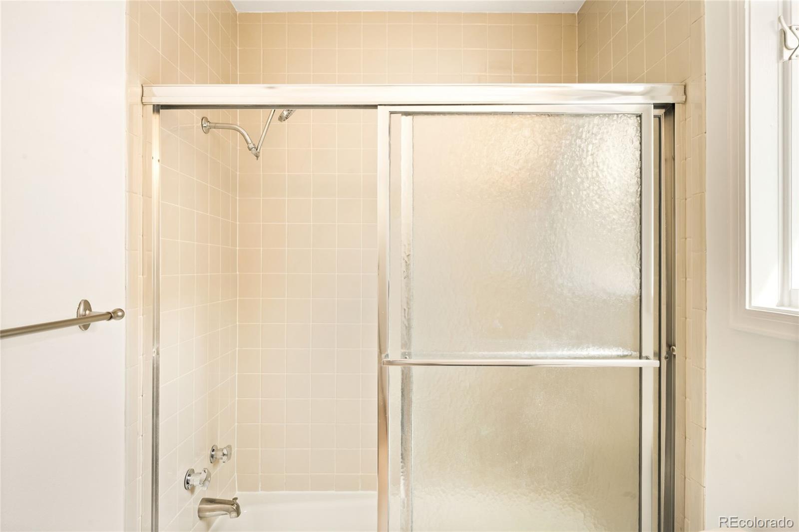 999 N Emerson Street Unit: 11