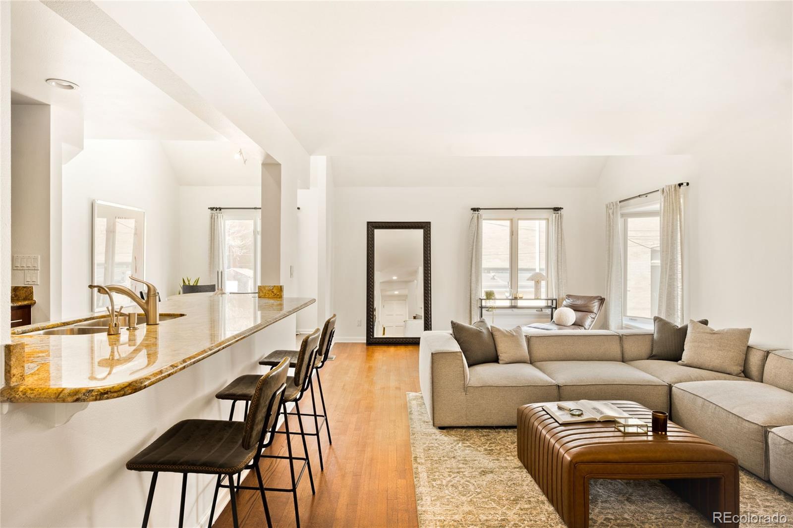 999 N Emerson Street Unit: 11