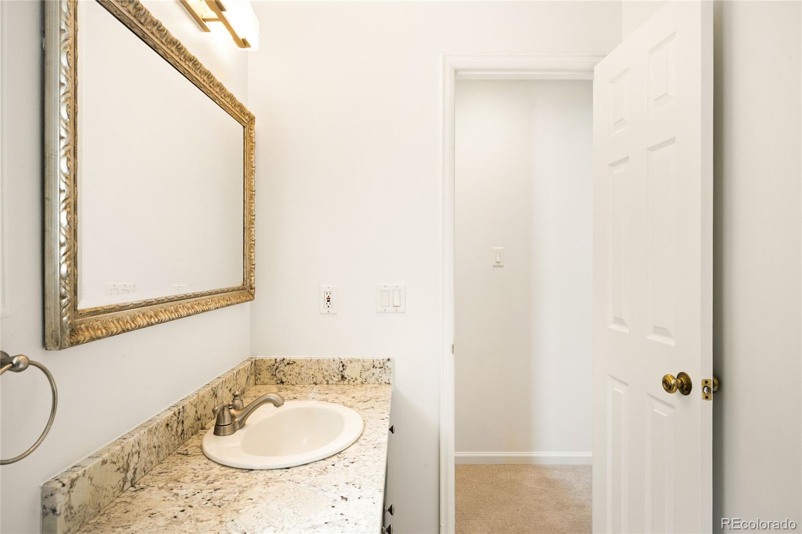 999 N Emerson Street Unit: 11