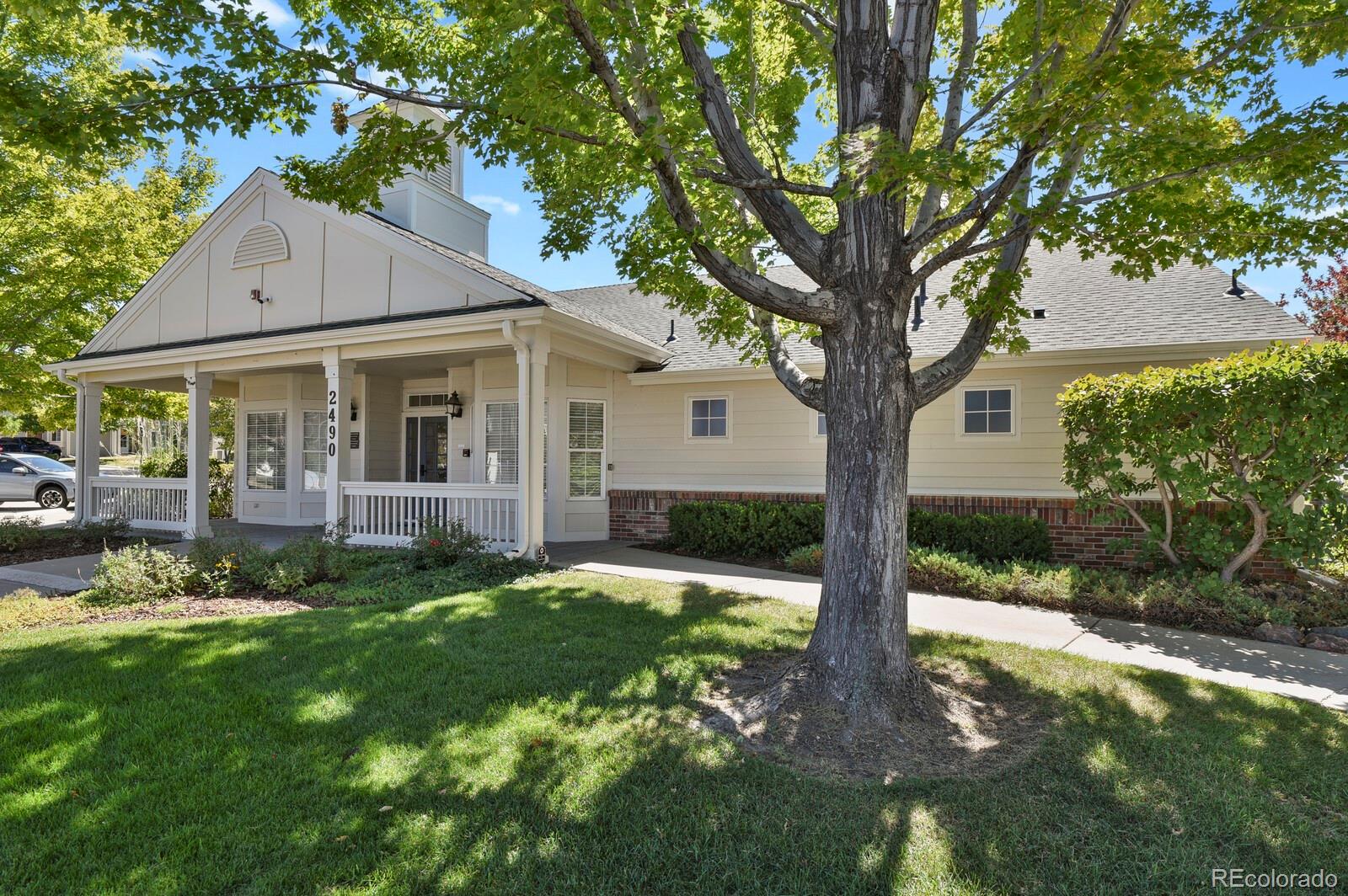 2668 S Troy