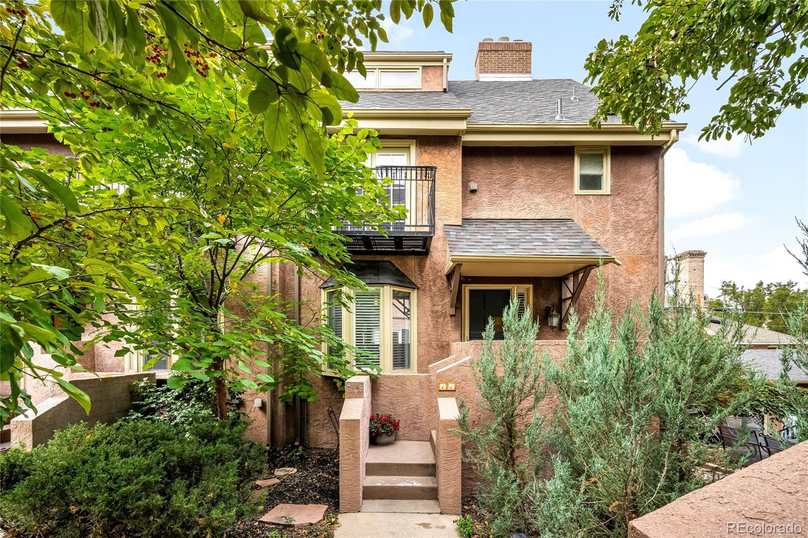 999 N Emerson Street Unit: 11