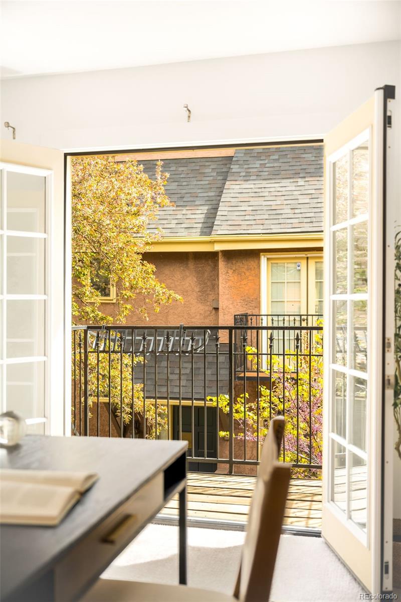 999 N Emerson Street Unit: 11