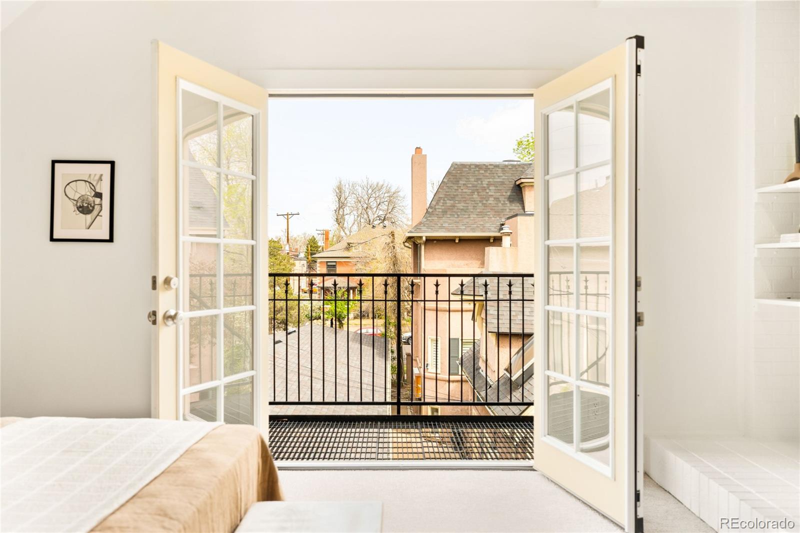 999 N Emerson Street Unit: 11