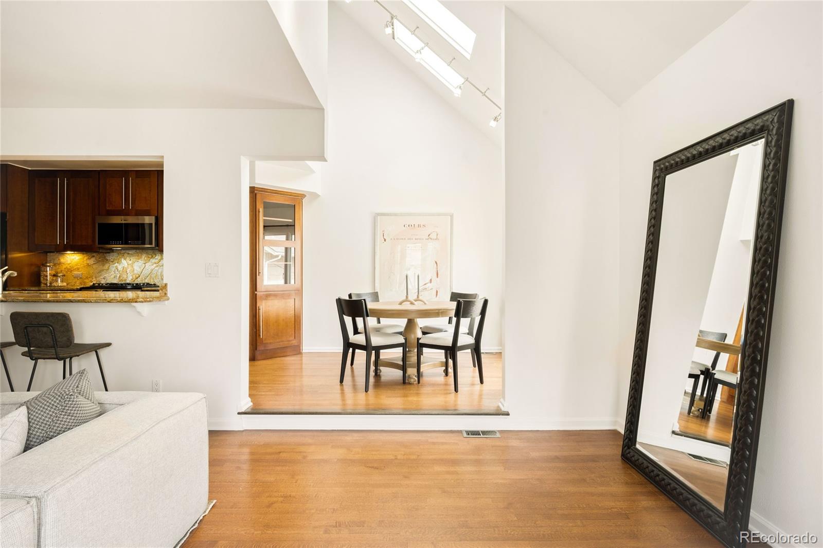 999 N Emerson Street Unit: 11