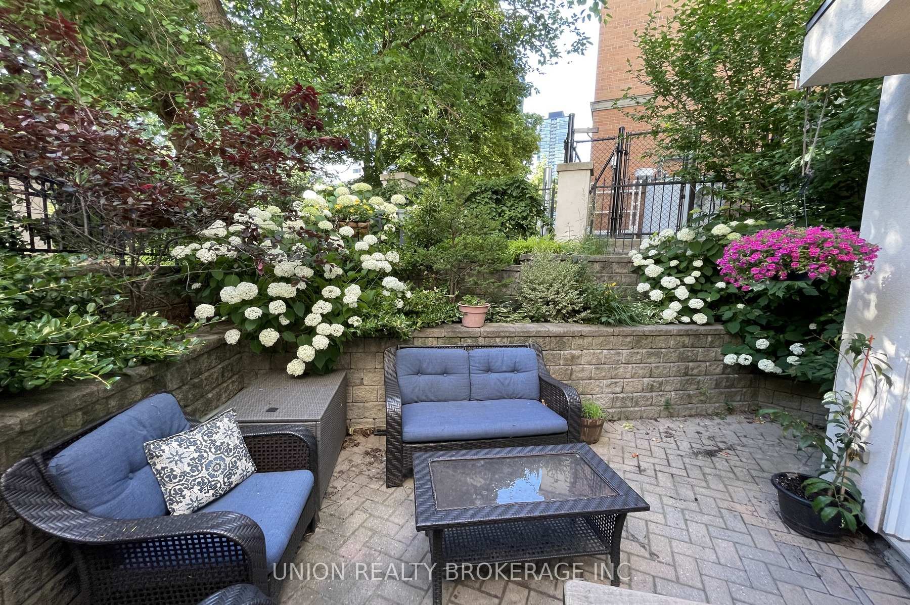 #M1 - 539 Jarvis Street