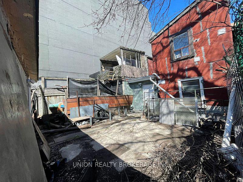 198 Bathurst Street, Toronto