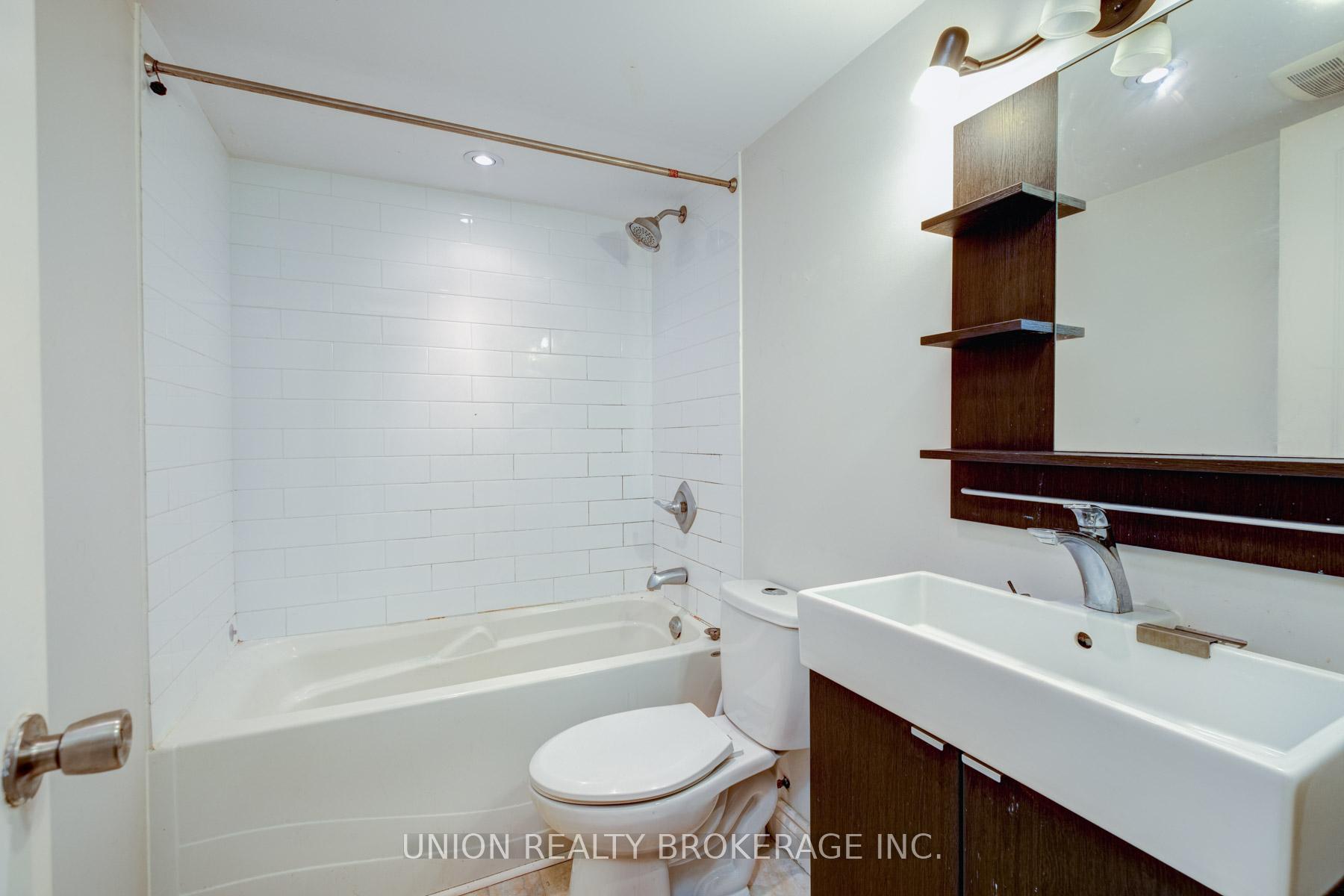 387 Millwood Road, Toronto C10