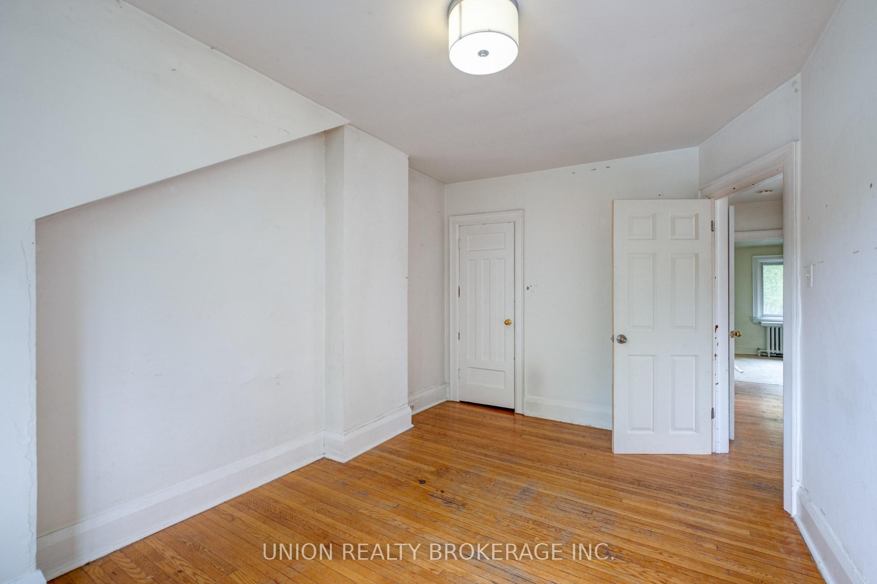 387 Millwood Road, Toronto C10