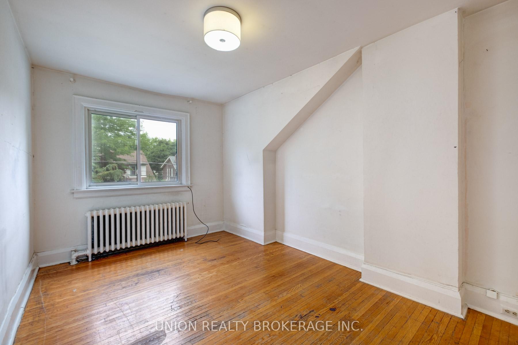 387 Millwood Road, Toronto C10