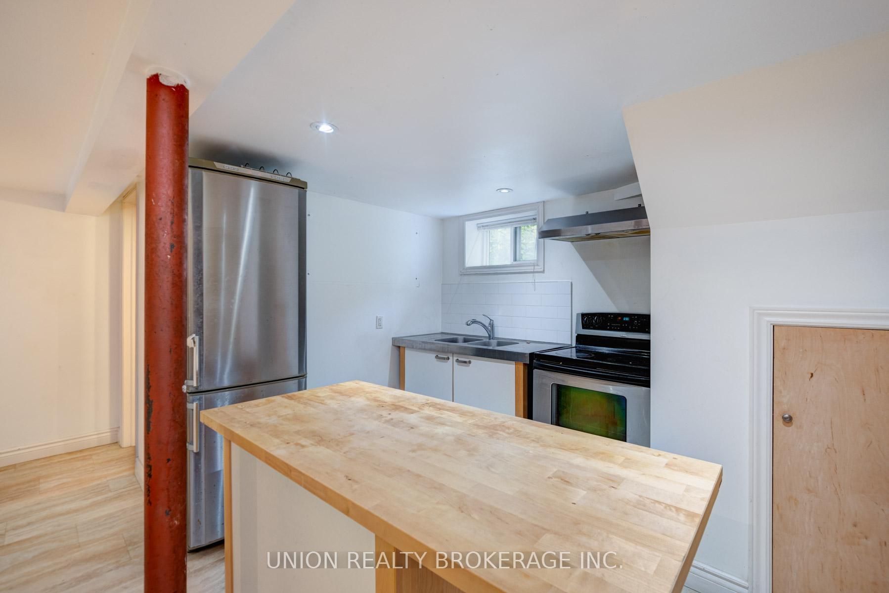 387 Millwood Road, Toronto C10