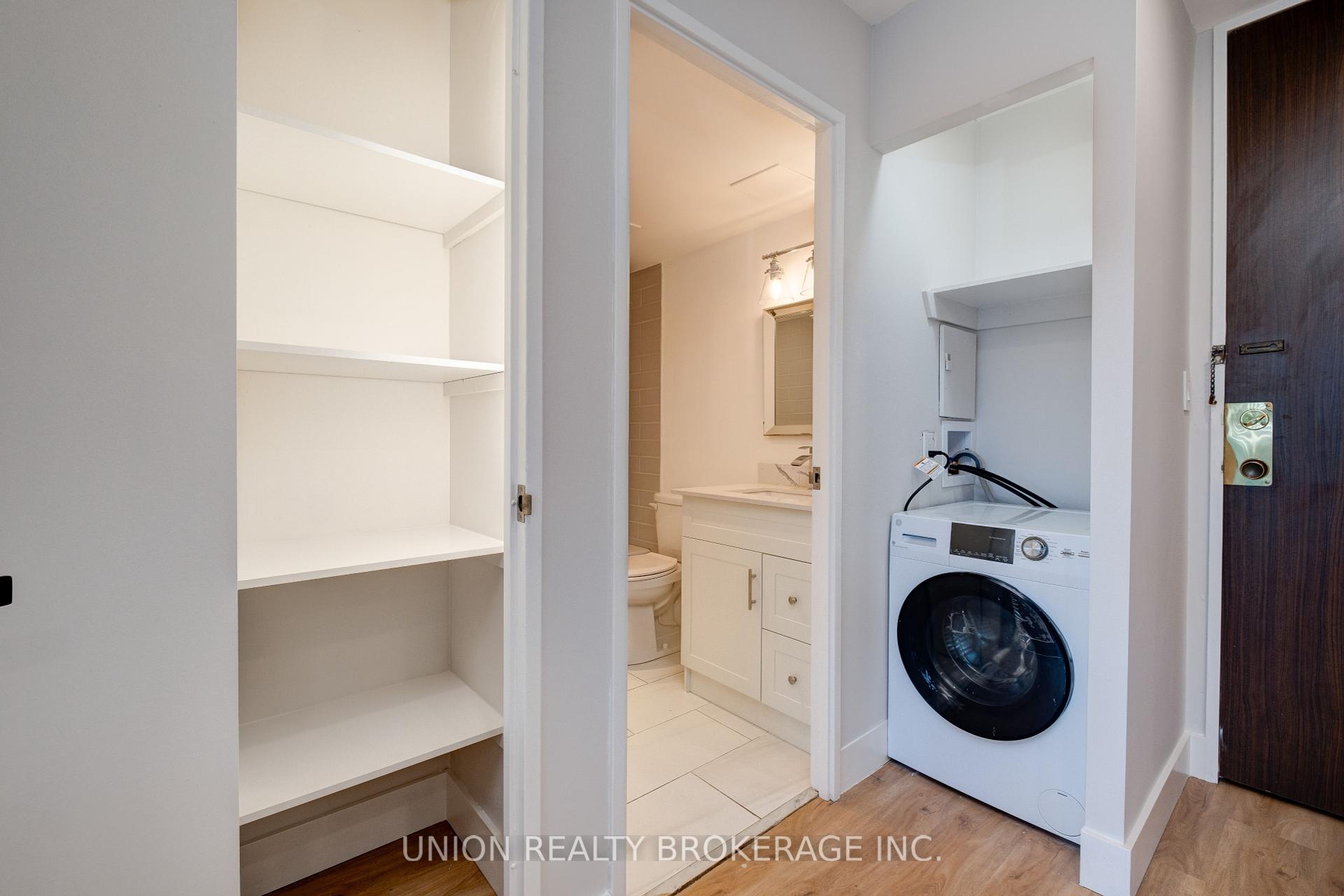 33 Harbour Square Unit 822