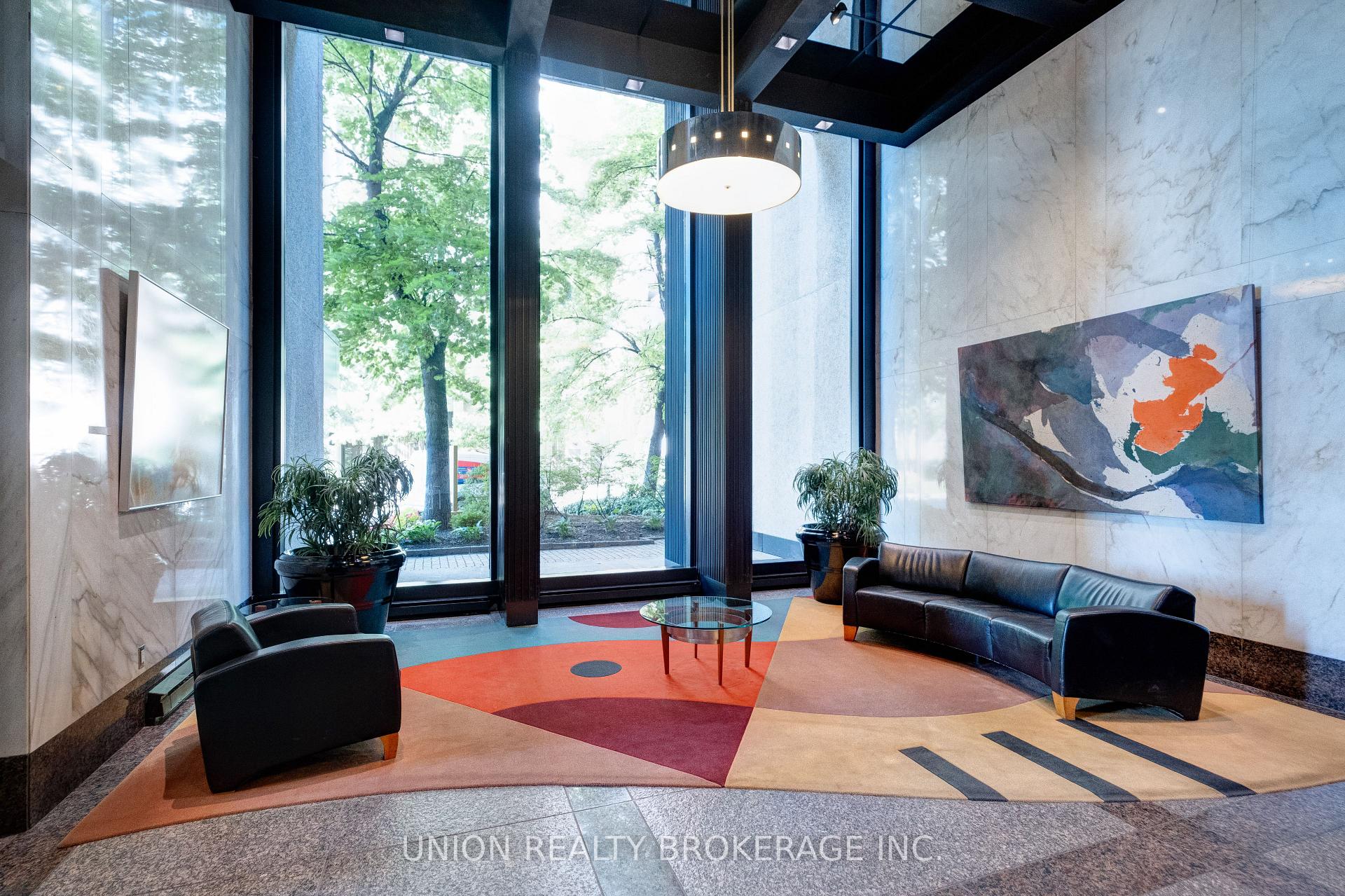 33 Harbour Square Unit 822