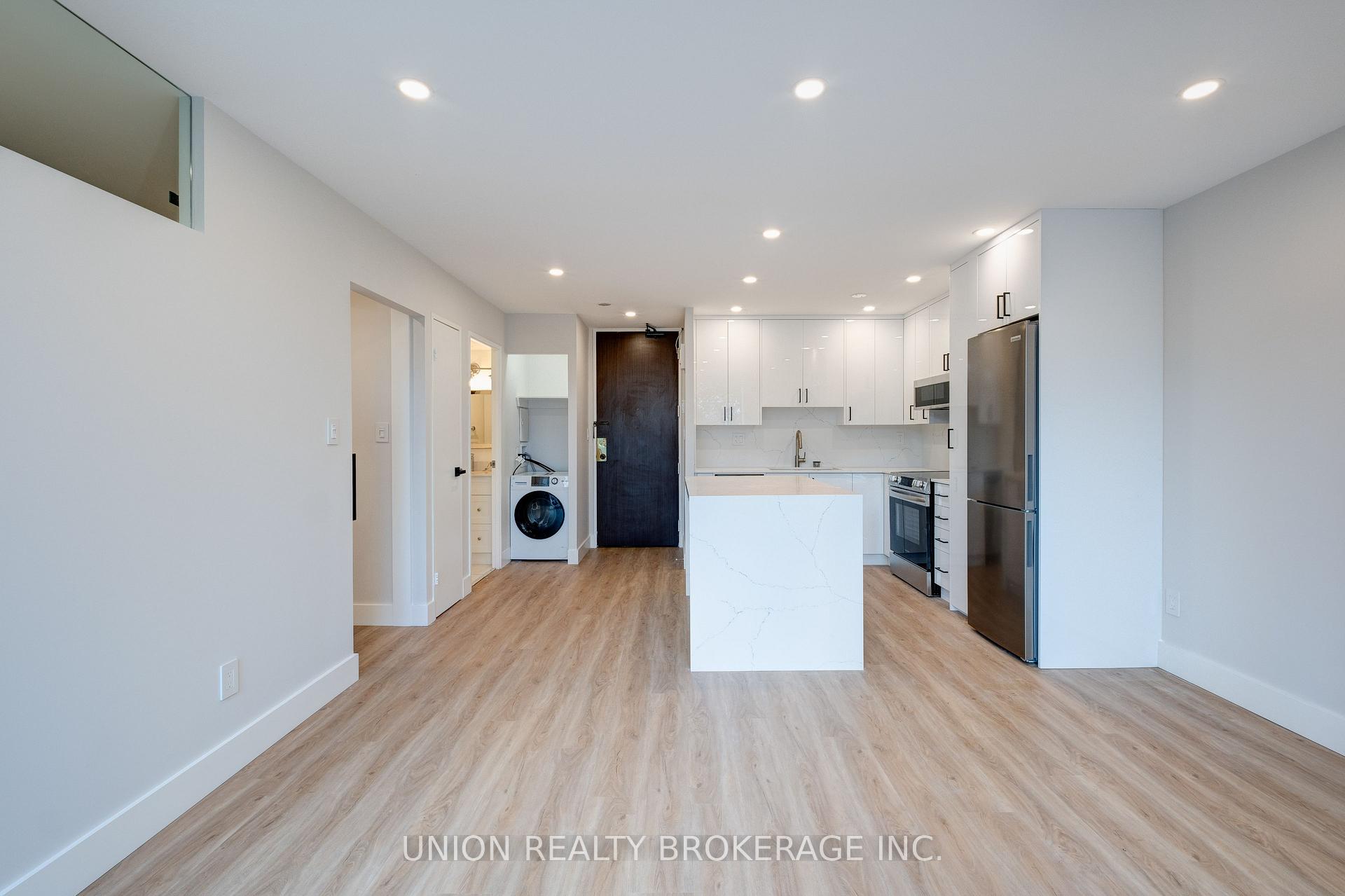 33 Harbour Square Unit 822