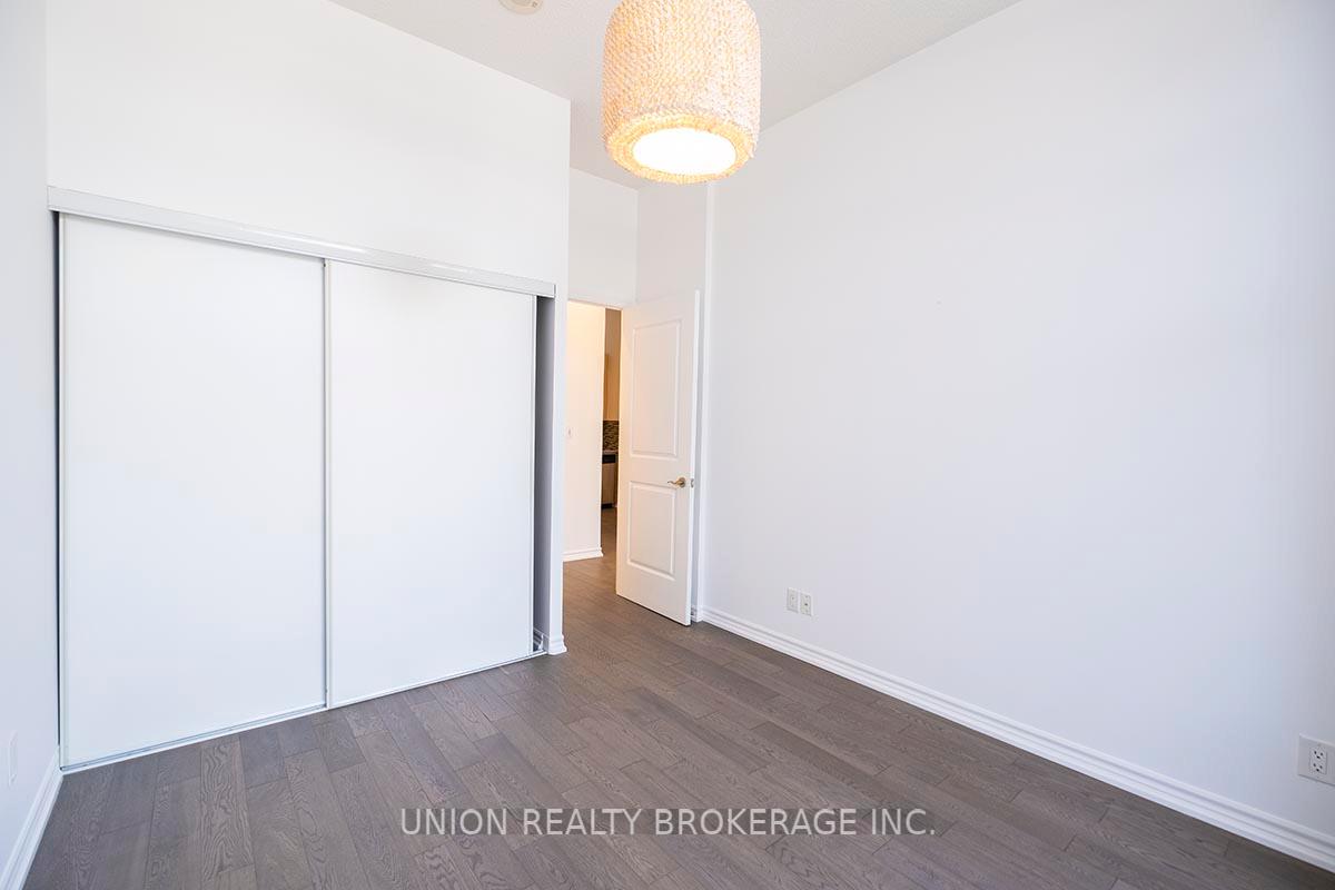 133 Wynford Drive 105