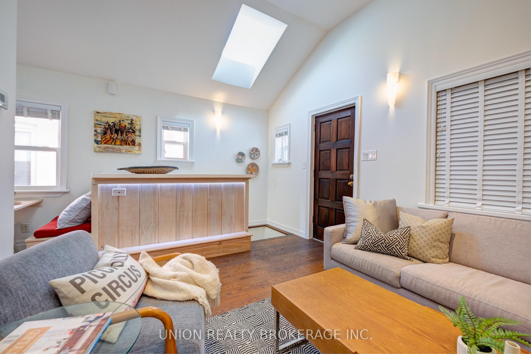 158 Chisholm Avenue, Toronto
