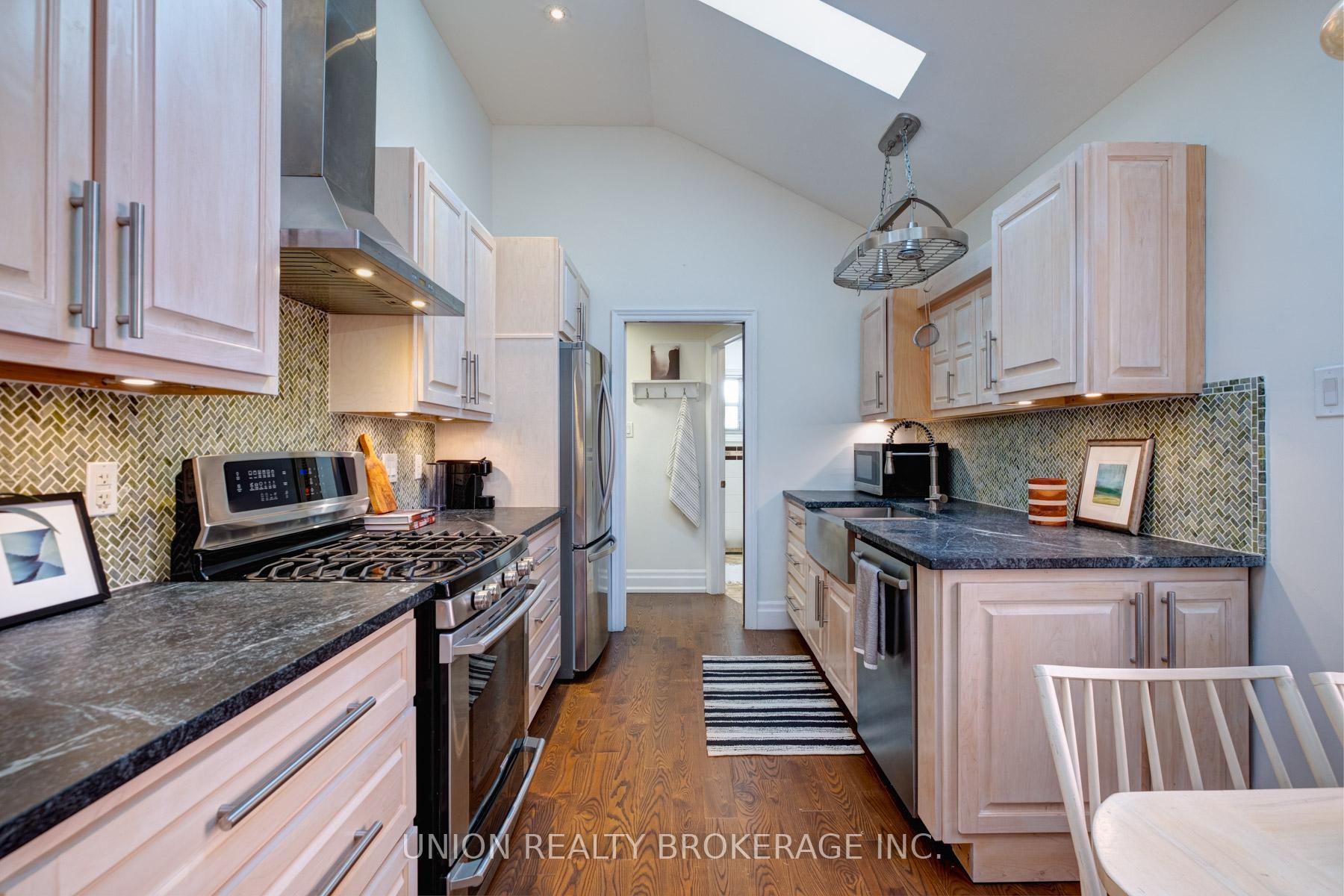 158 Chisholm Avenue, Toronto