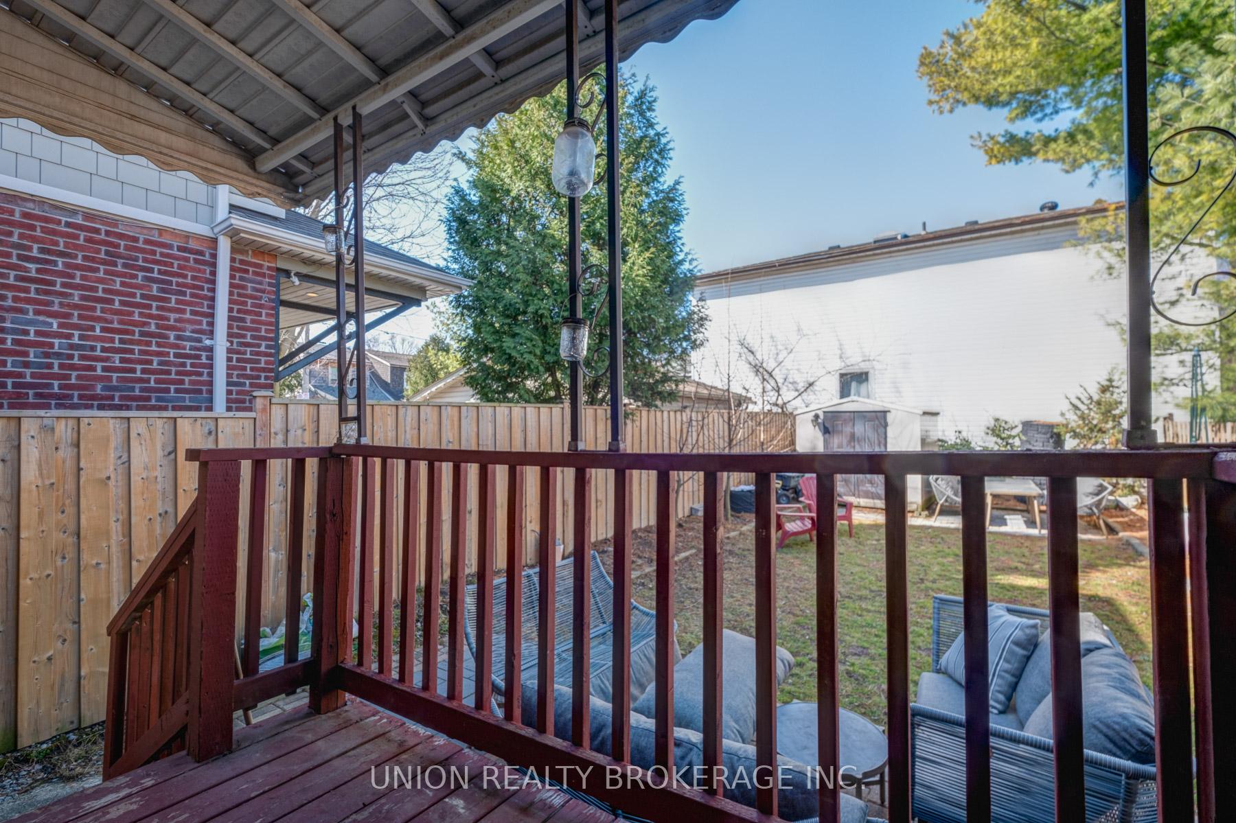 158 Chisholm Avenue, Toronto