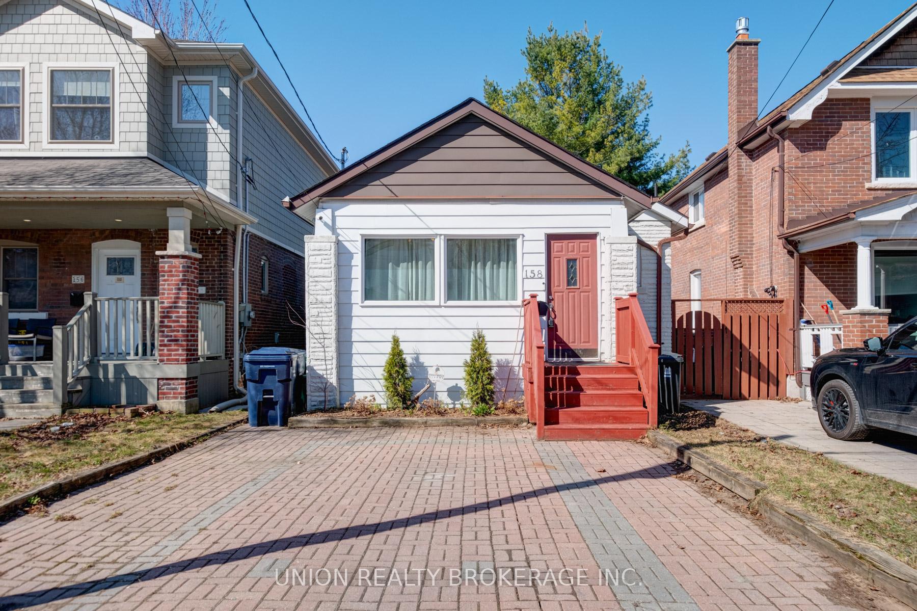 158 Chisholm Avenue, Toronto