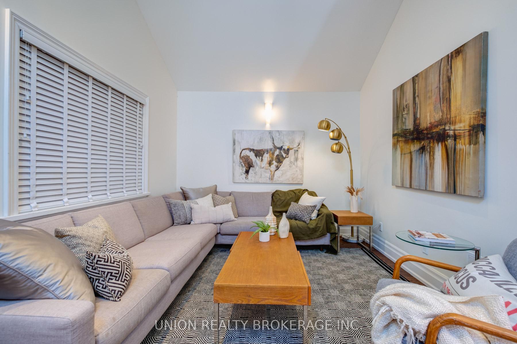 158 Chisholm Avenue, Toronto