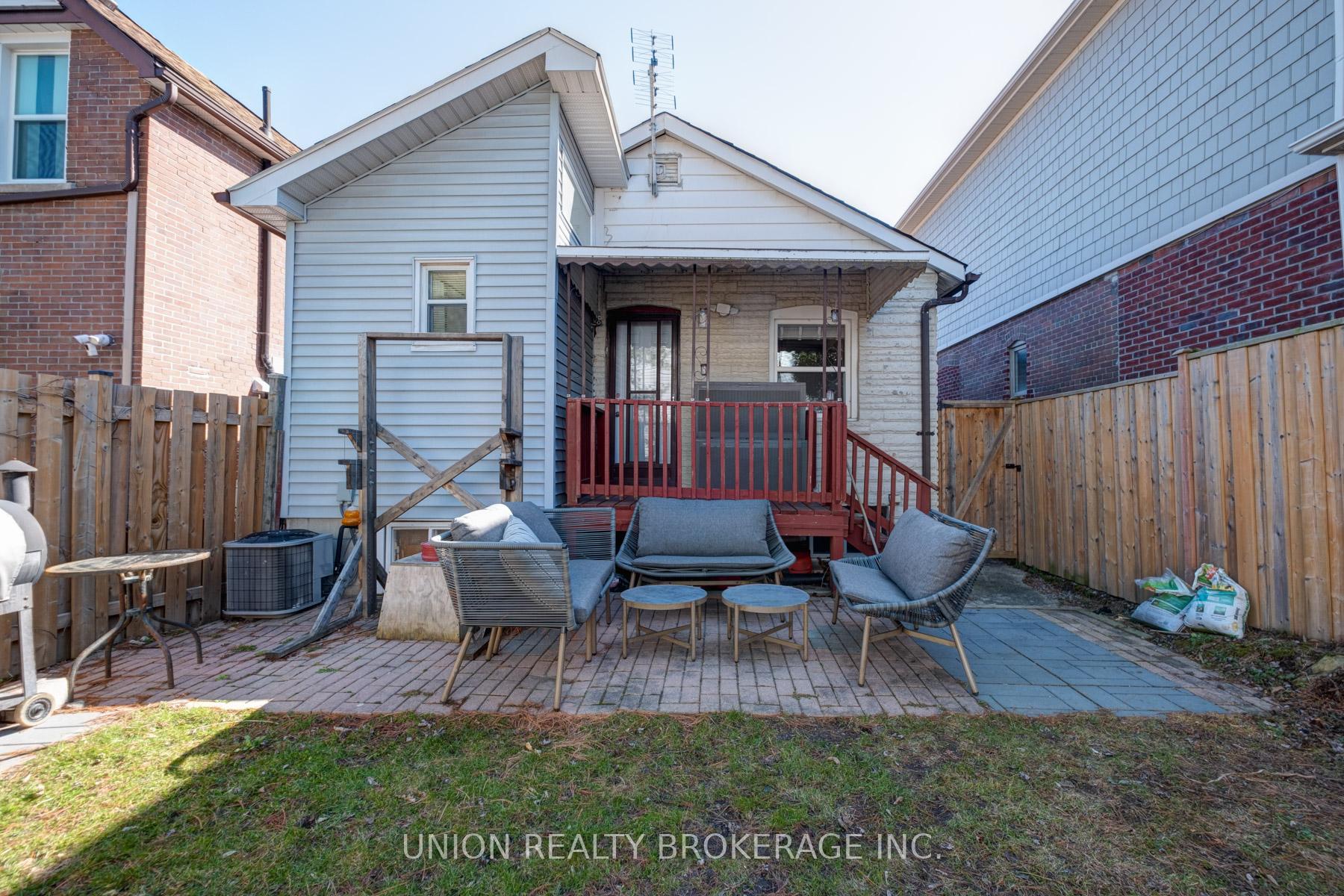 158 Chisholm Avenue, Toronto