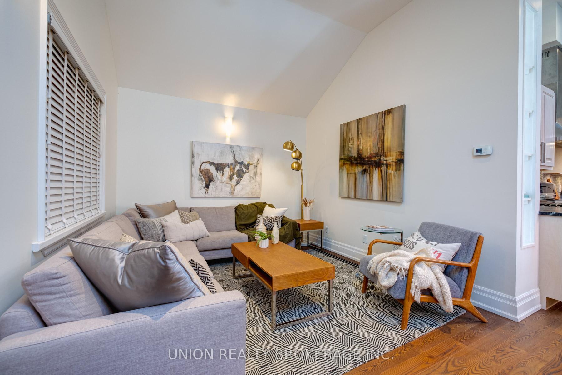 158 Chisholm Avenue, Toronto