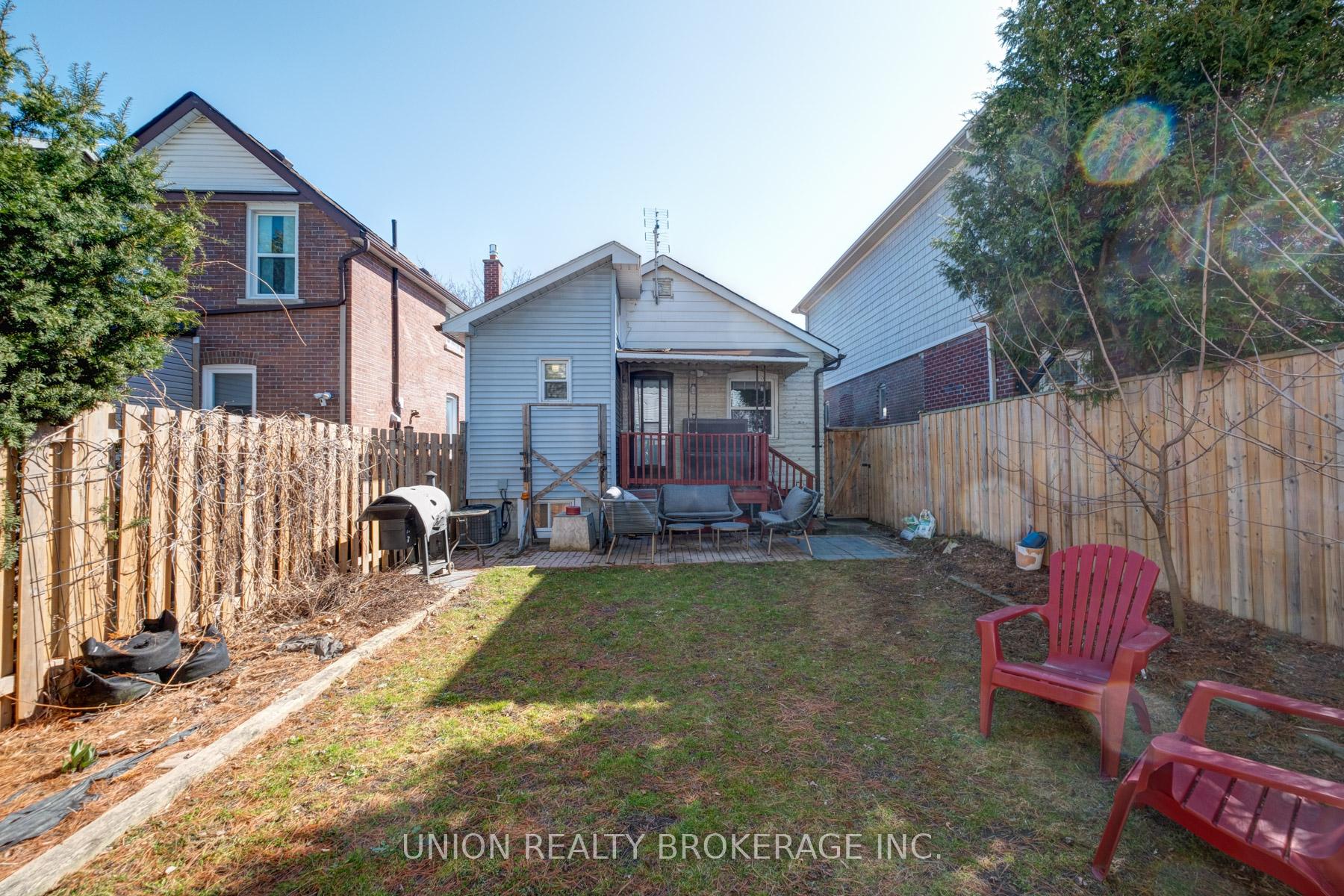 158 Chisholm Avenue, Toronto