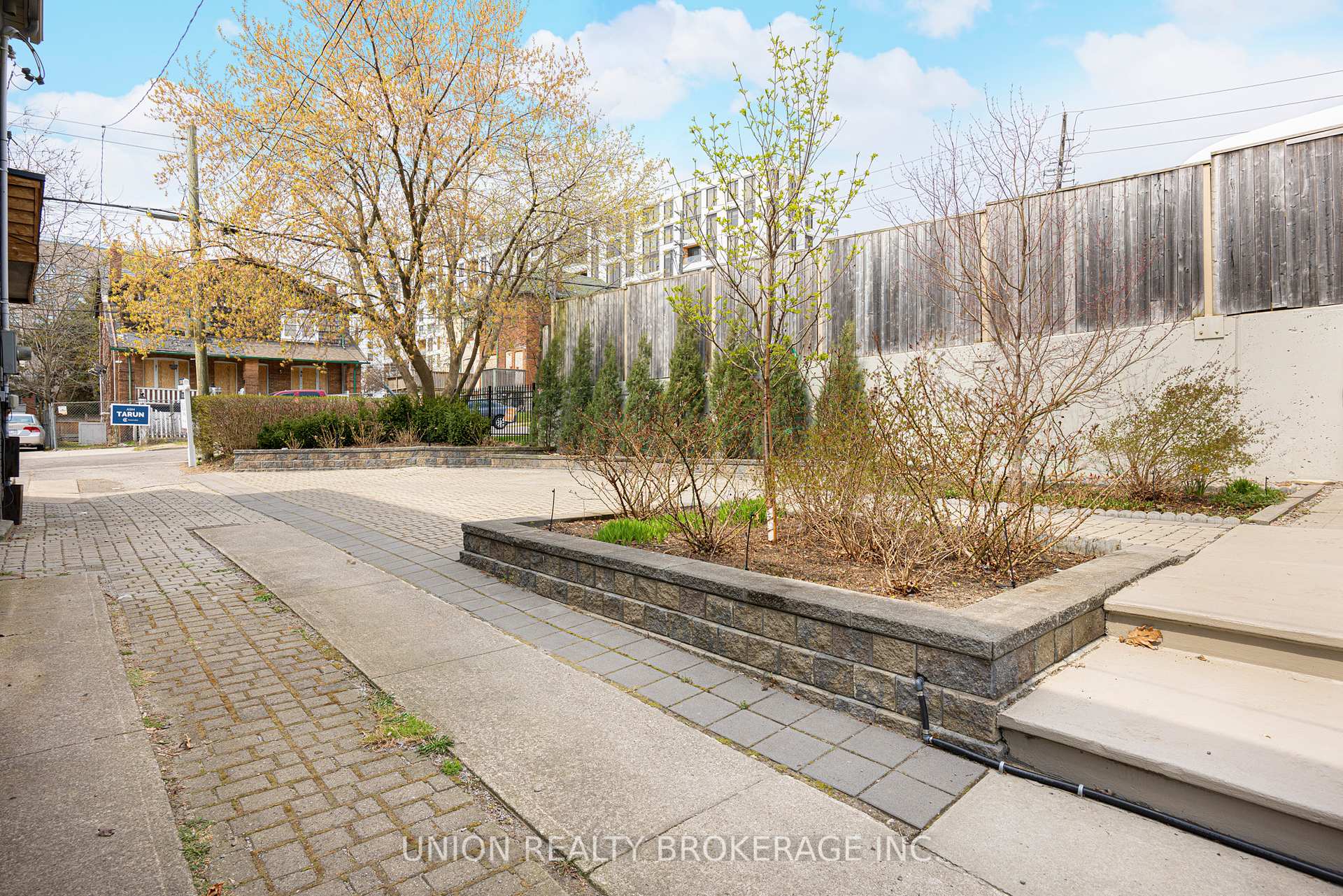 187 Blantyre Avenue, Toronto