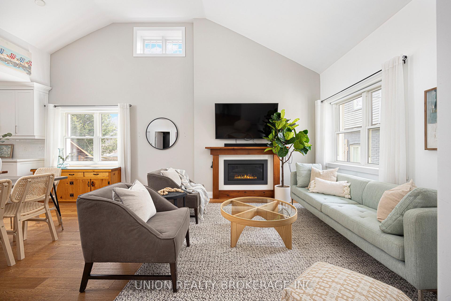 187 Blantyre Avenue, Toronto