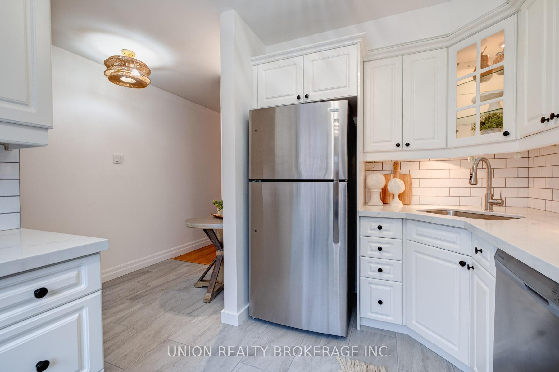 #9 - 90 Kippendavie Avenue