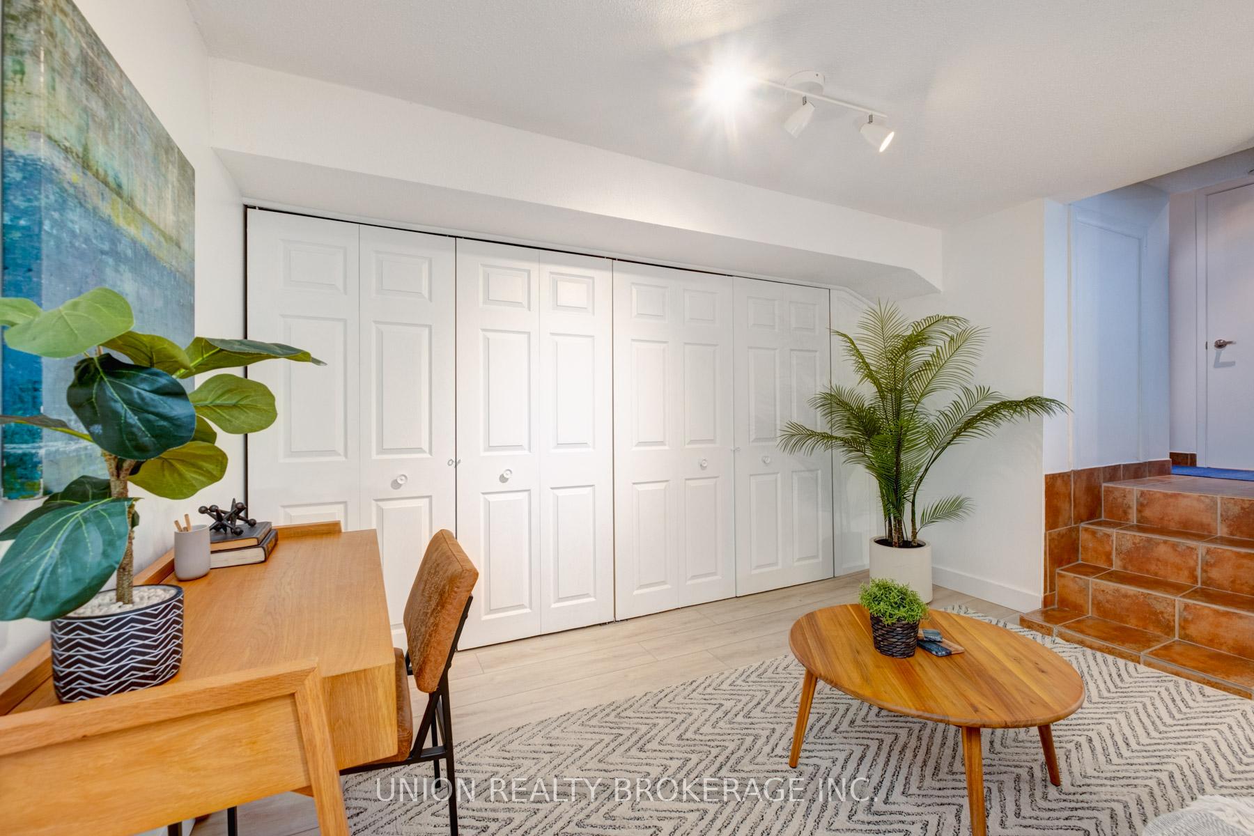 #9 - 90 Kippendavie Avenue