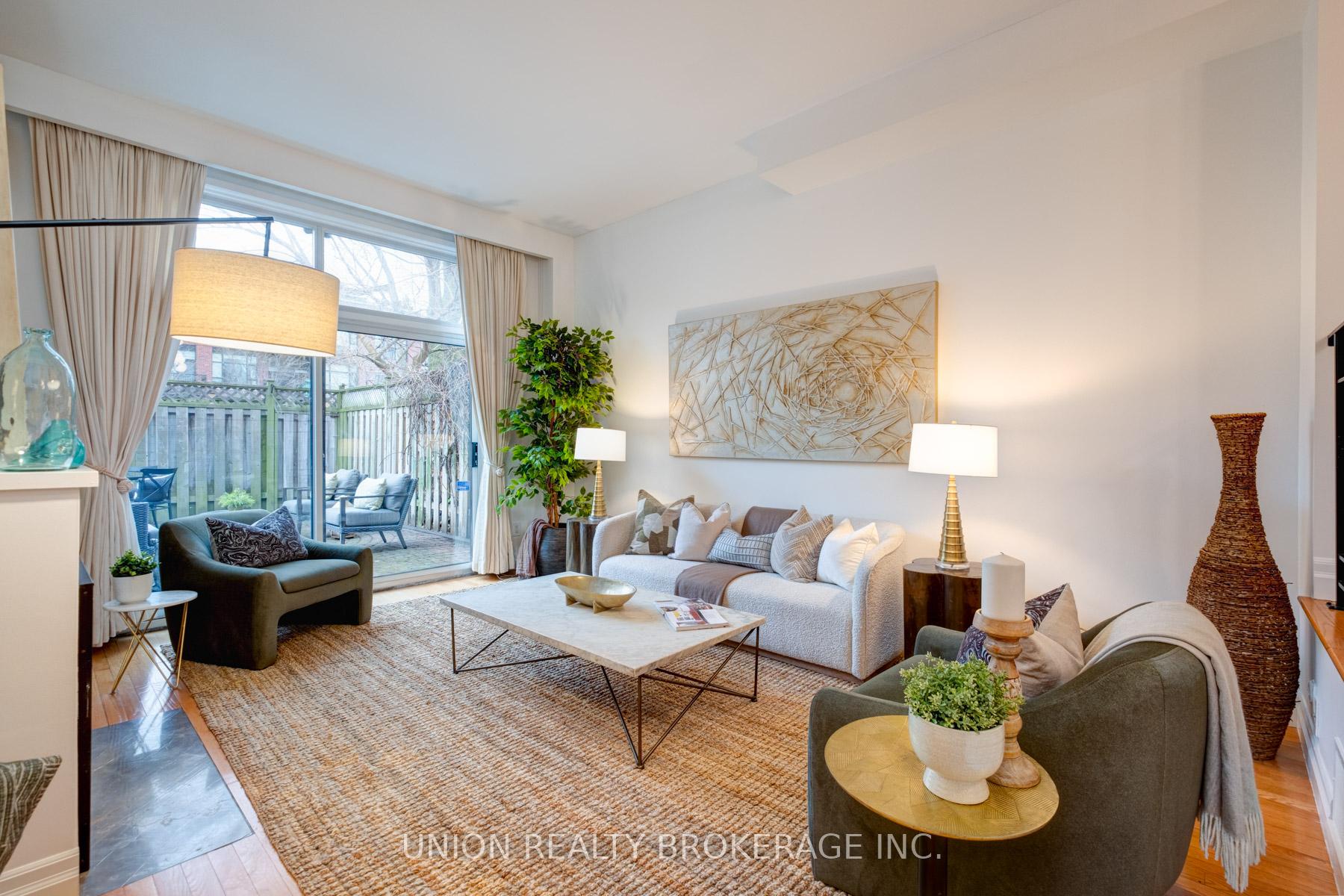 #9 - 90 Kippendavie Avenue